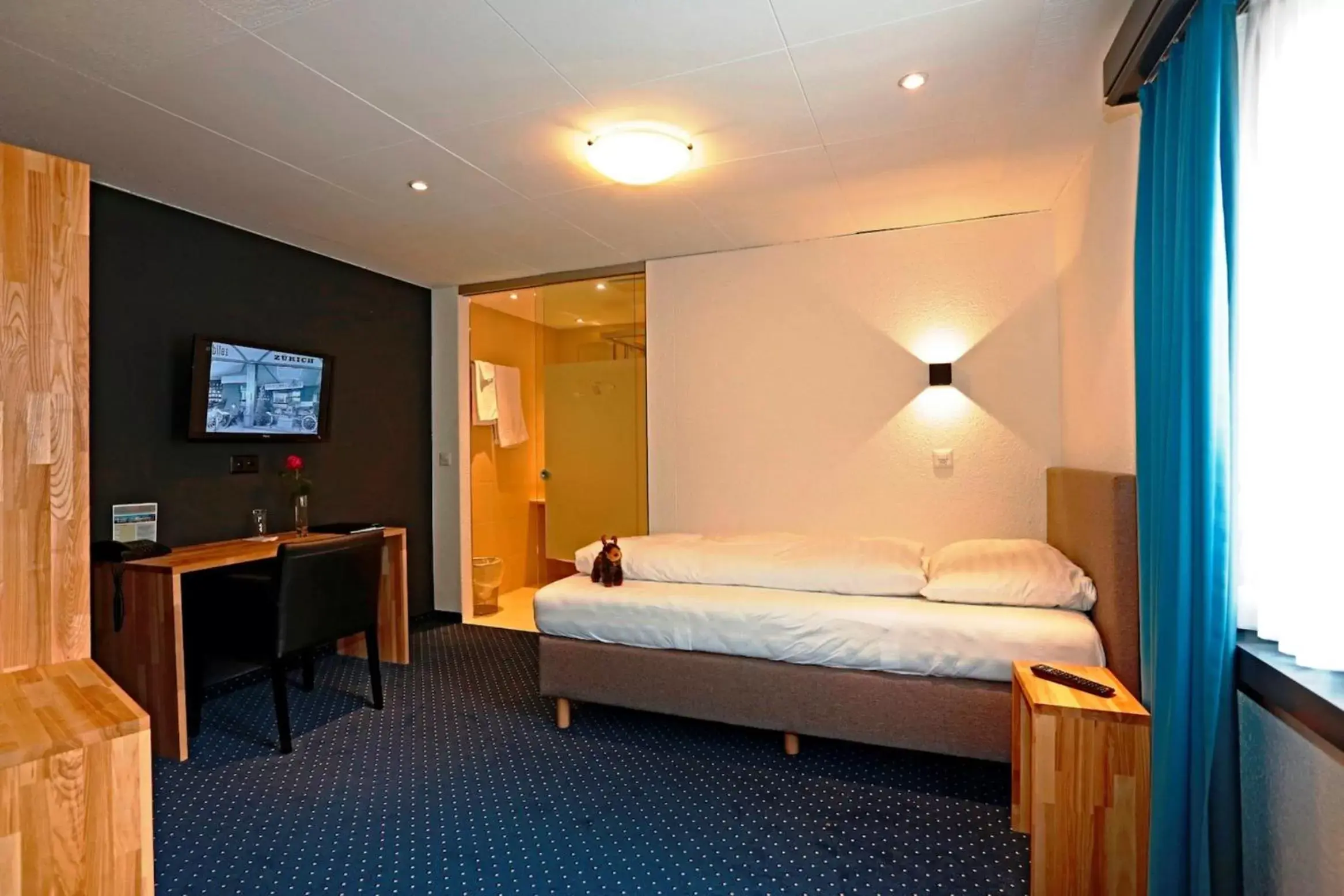 Bedroom, Bed in HotelChur.ch