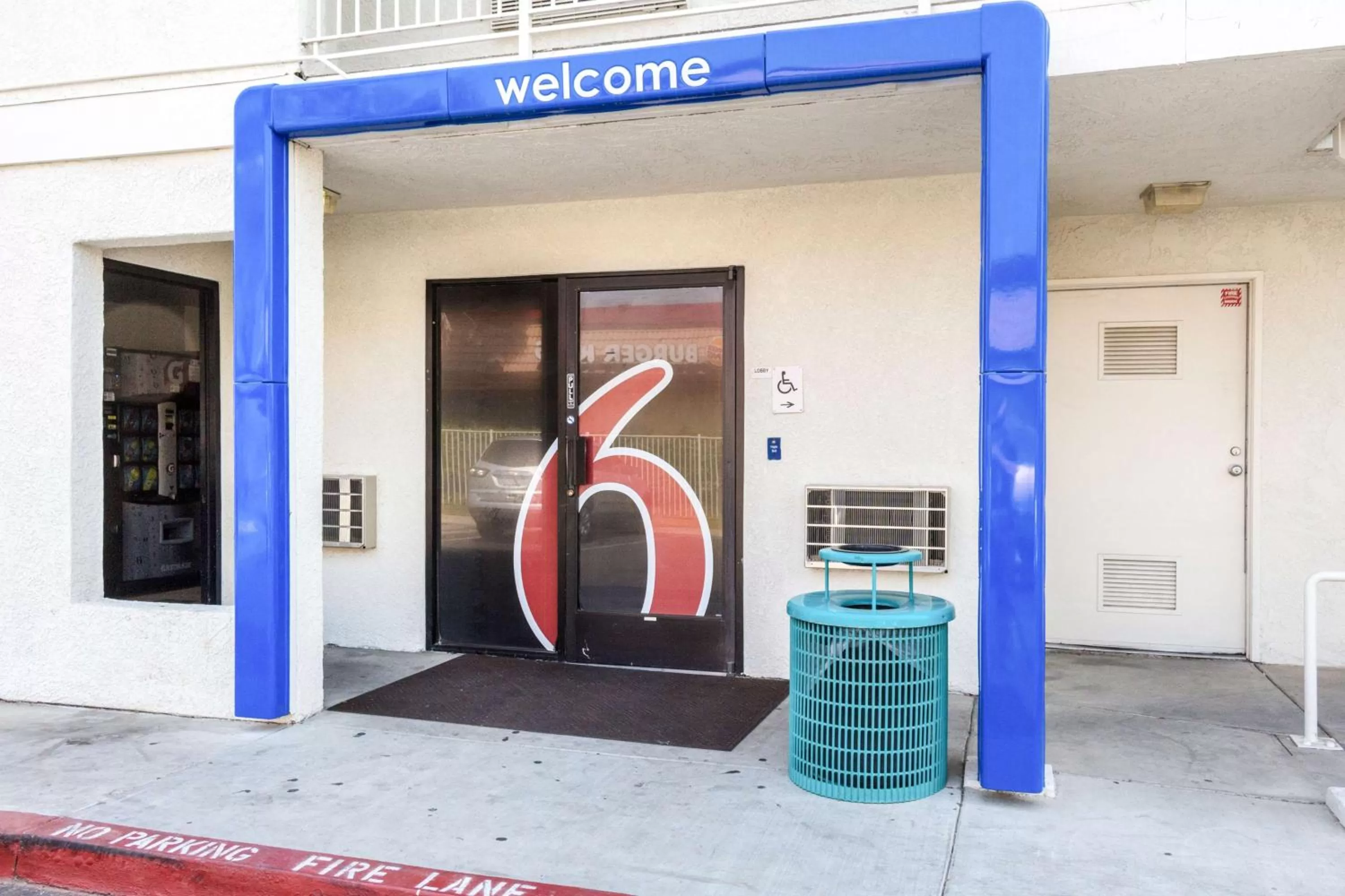 Property building in Motel 6-Bakersfield, CA - East