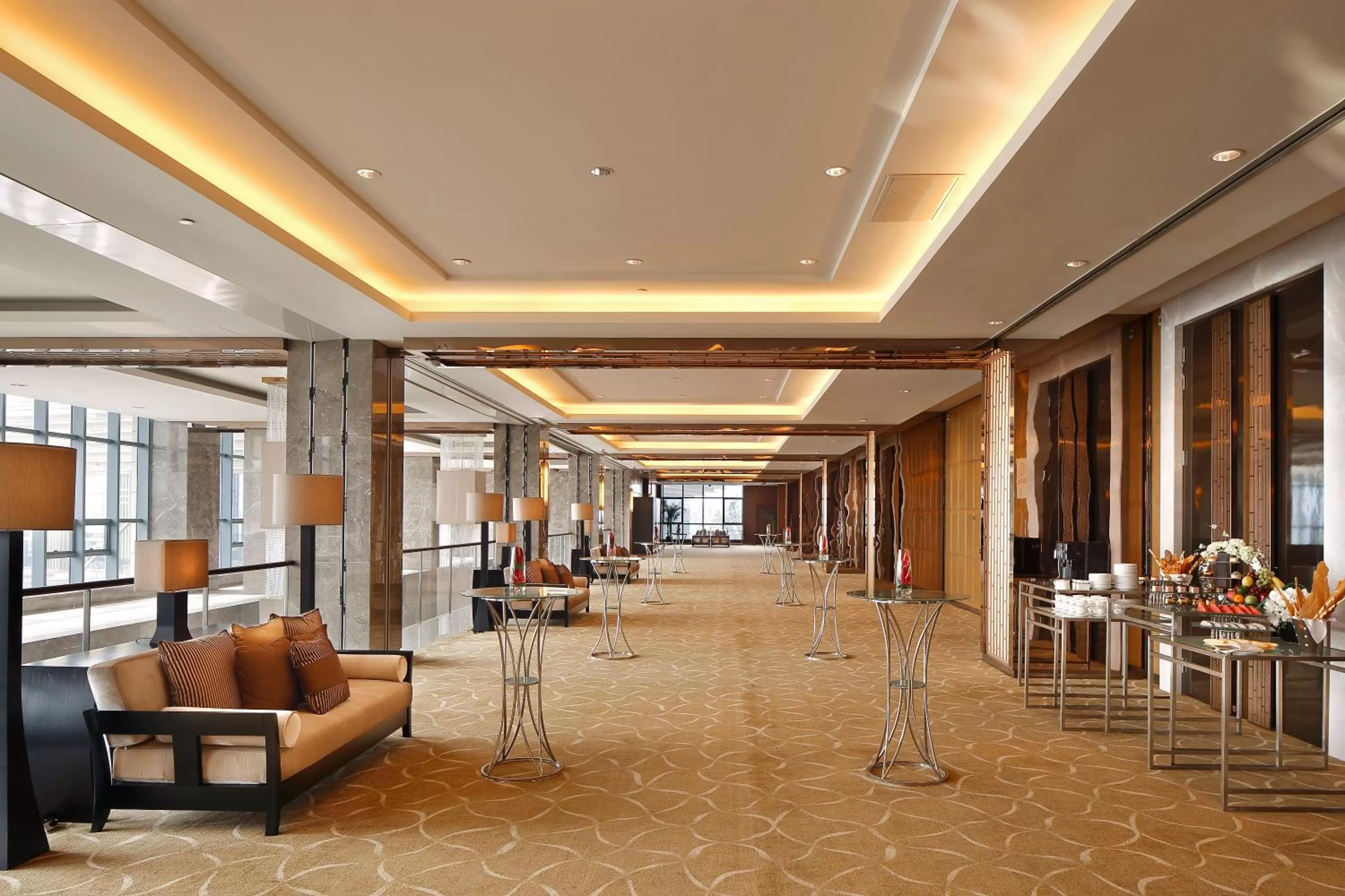 Meeting/conference room in Crowne Plaza Yangzhou by IHG