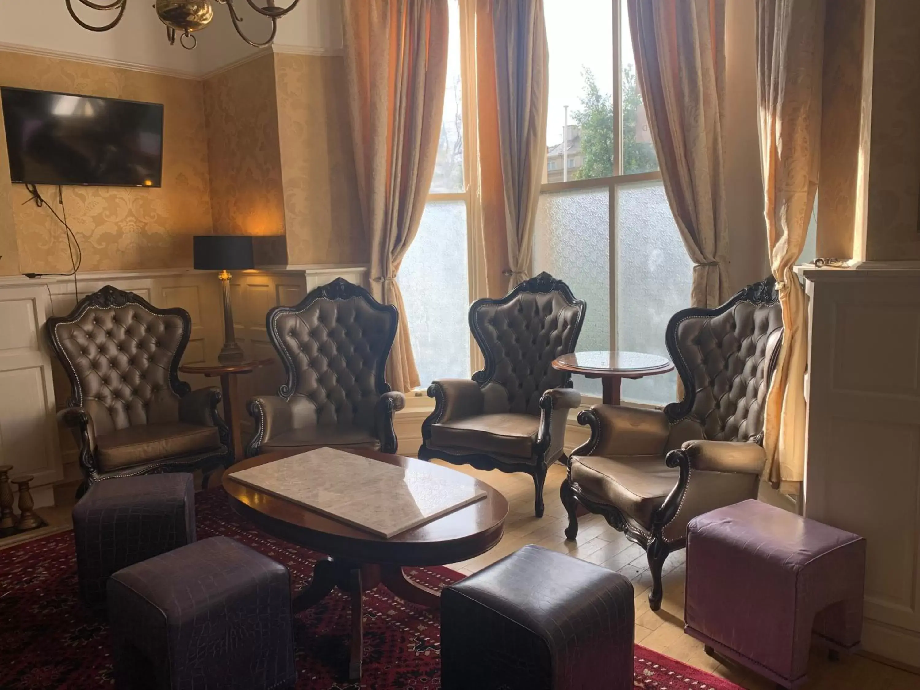 Lounge or bar, Seating Area in Beech Mount Hotel