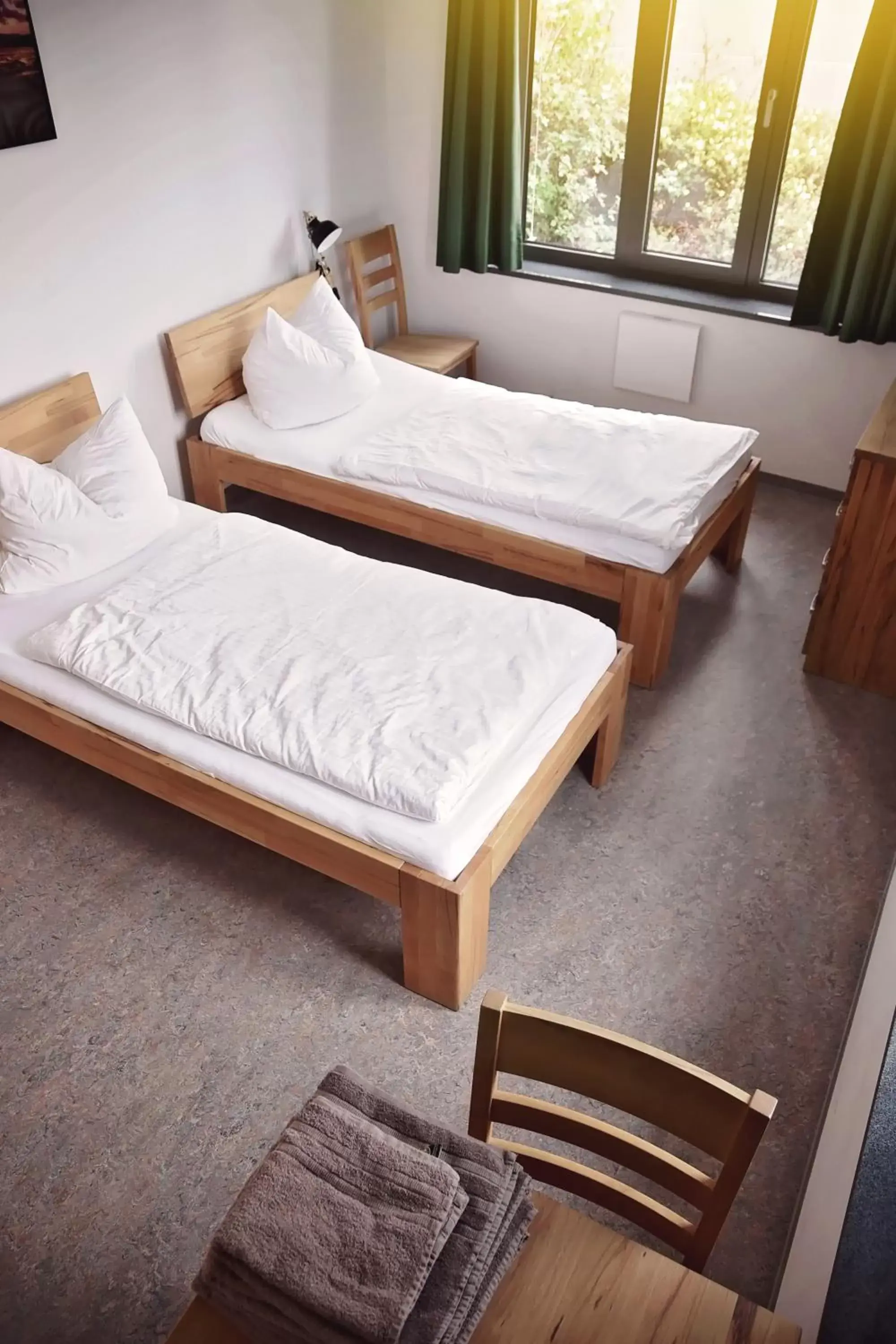 Standard Twin Room with Shared Bathroom in Hotel Garni Fischerfleck in Ismaning near Munich Standard Twin Room with Shared Bathroom in Hotel Garni Fischerfleck in Ismaning near Munich