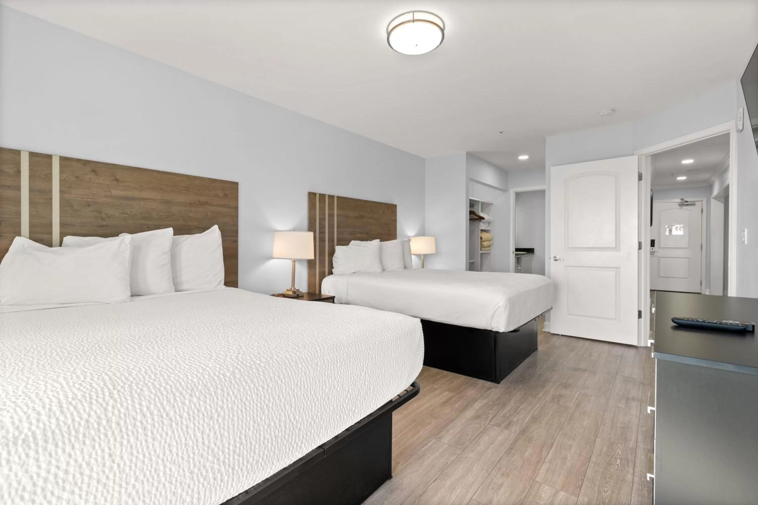 Bedroom, Bed in Ocean Escape Condos