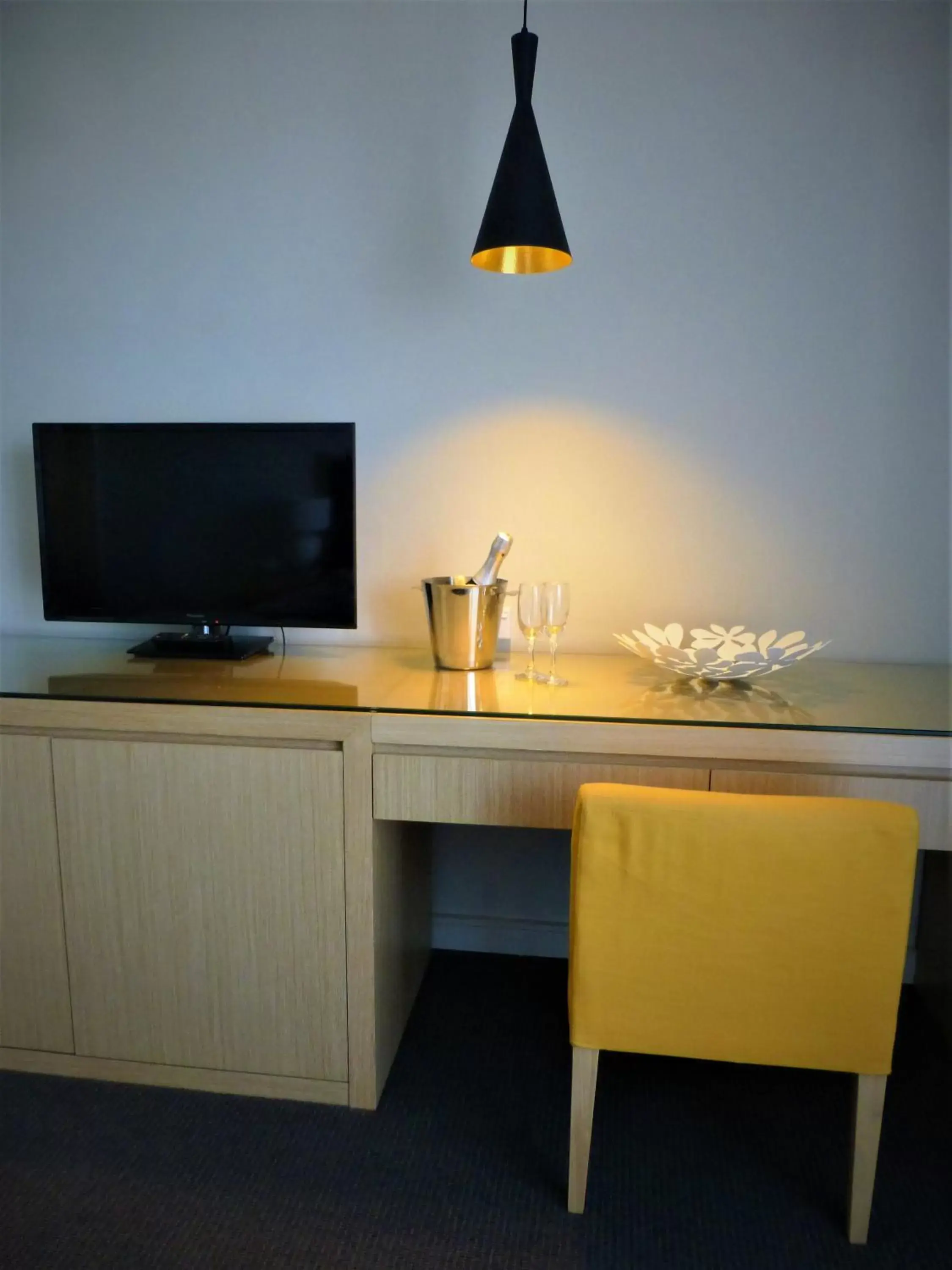 TV and multimedia in Park Ridge Retreat TV and multimedia in Park Ridge Retreat