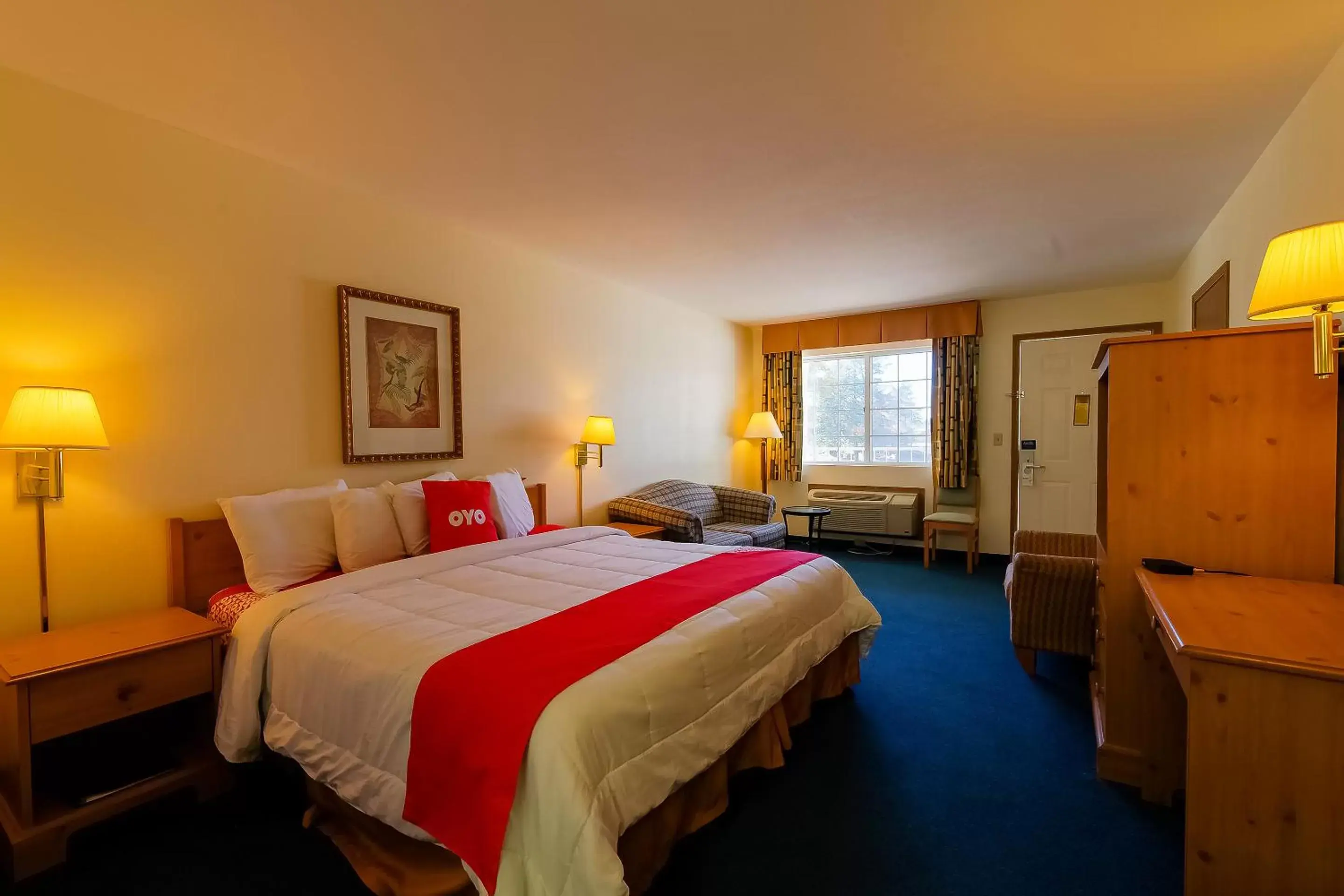 Bedroom in Hotel O Eureka Springs - Christ of Ozark Area