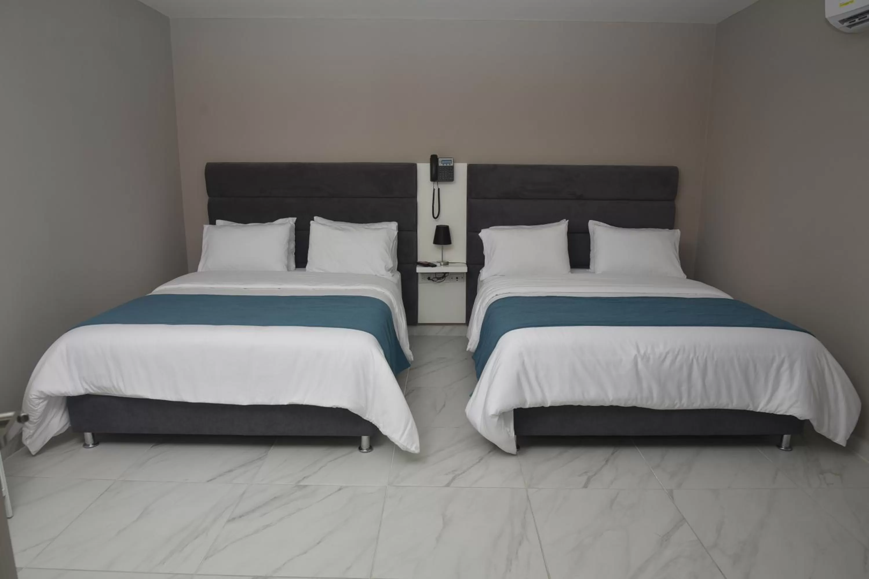 Photo of the whole room, Bed in OR HOTEL 94