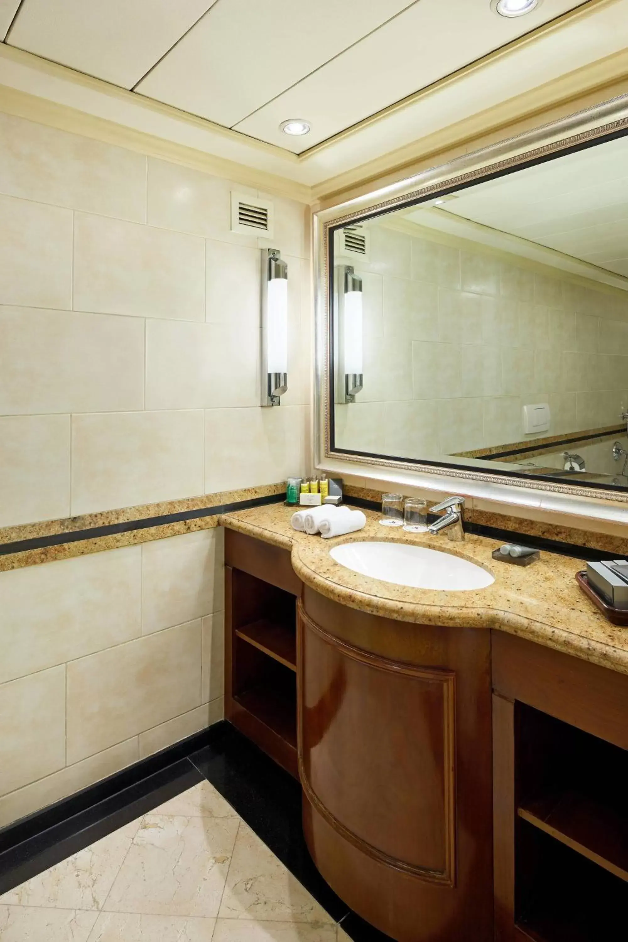 Bathroom in Cairo Marriott Hotel & Omar Khayyam Casino