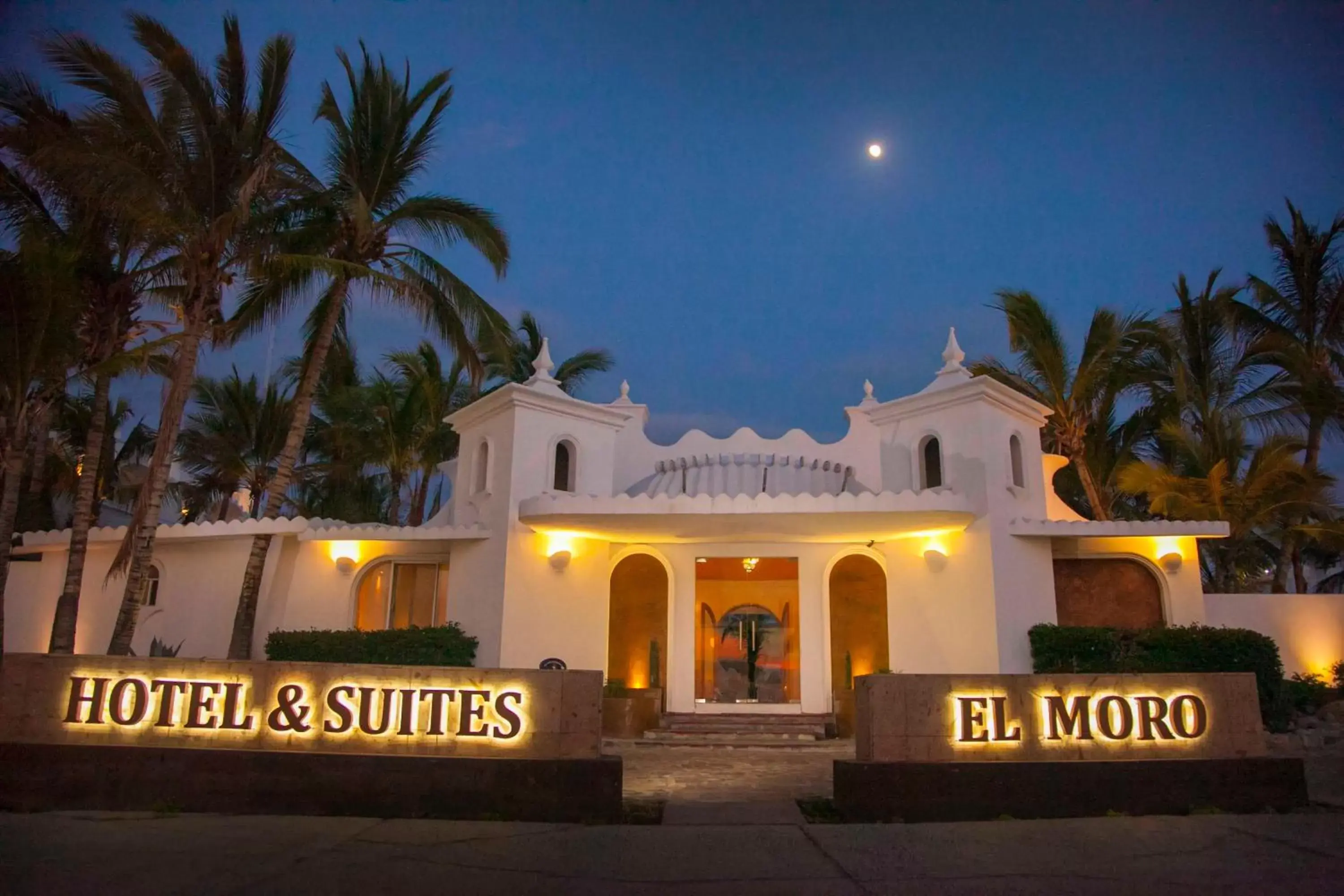 Facade/entrance, Property Building in Hotel & Suites El Moro