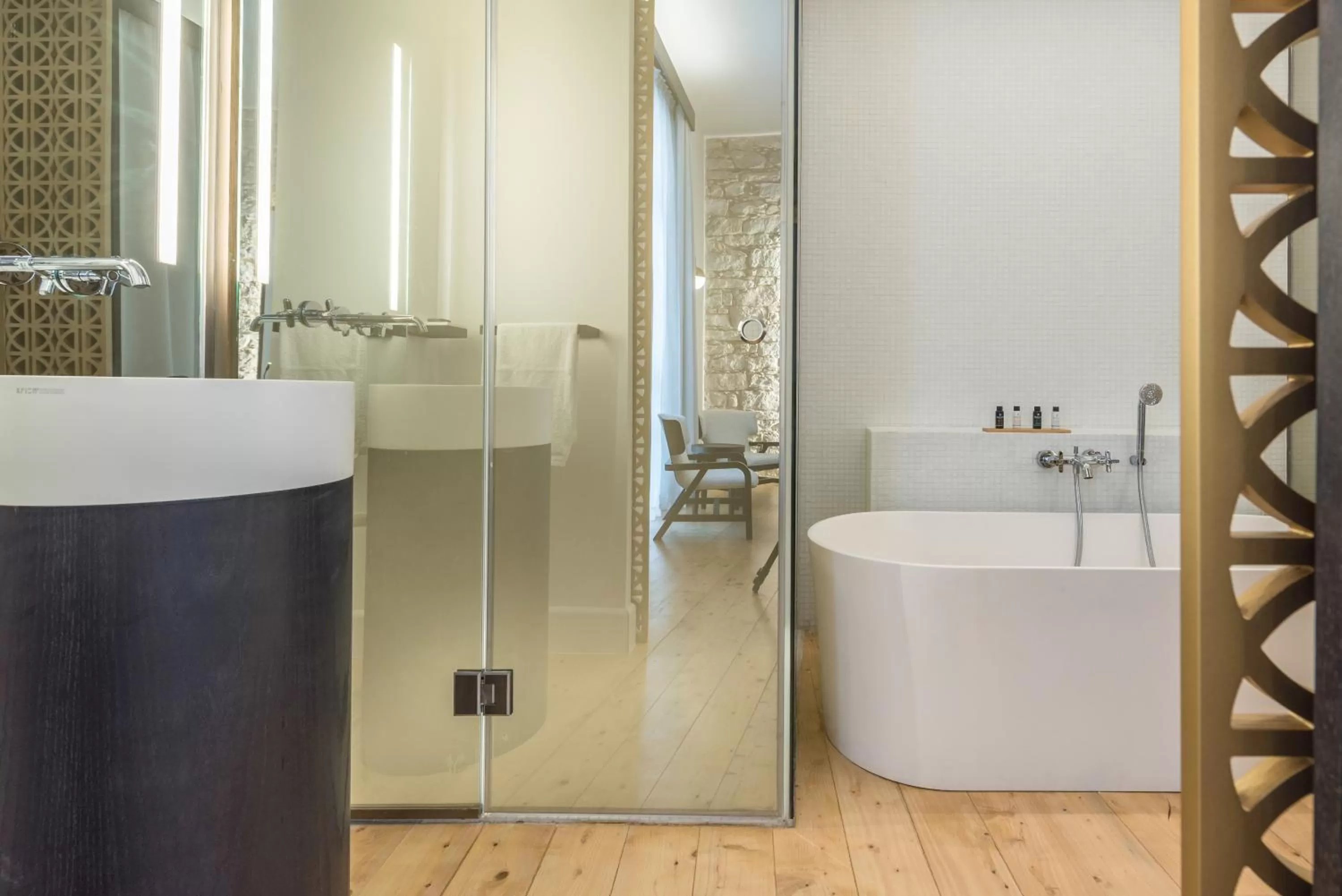 Shower in S Paul City Hotel