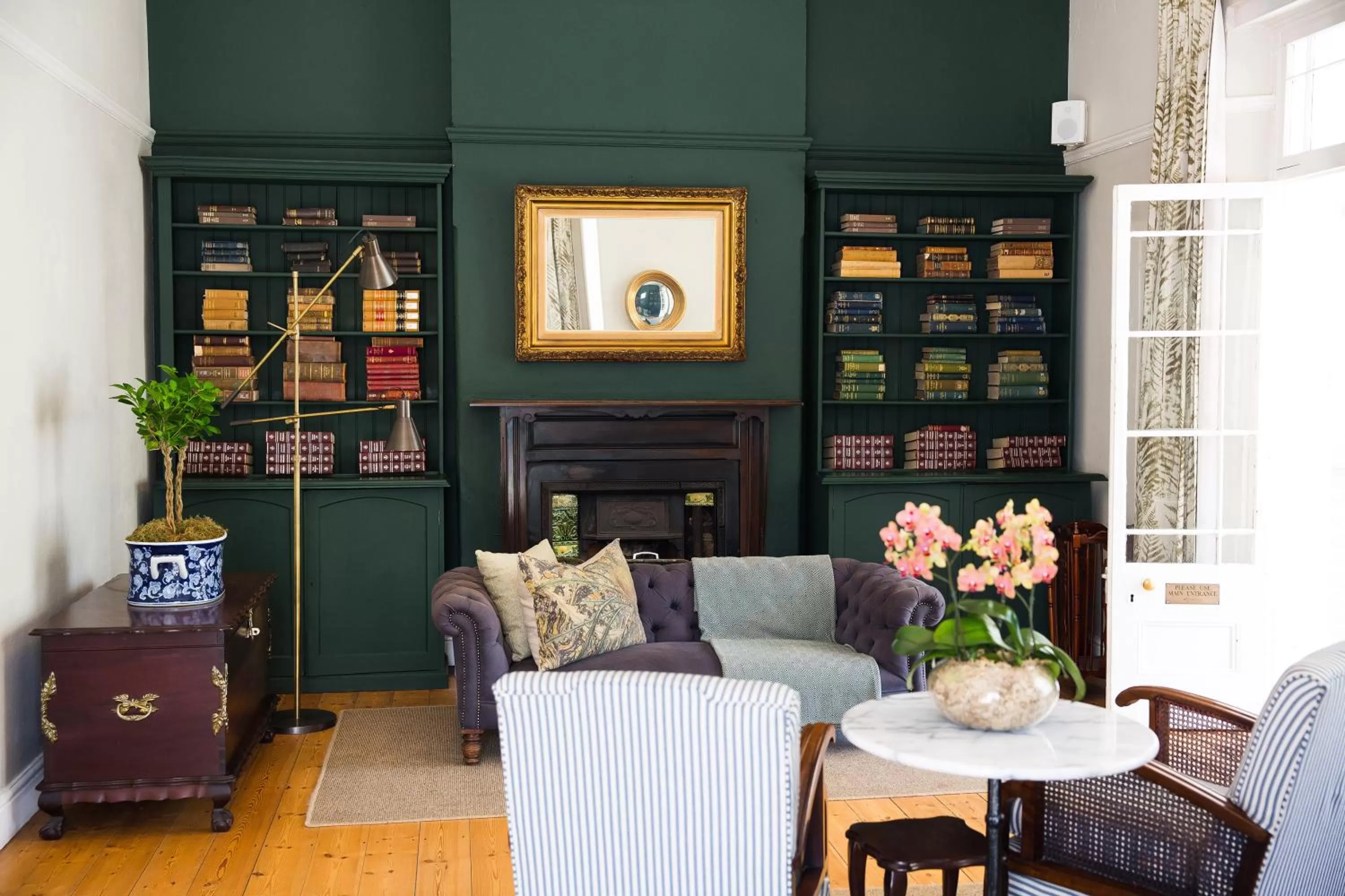 Lounge or bar in River Manor Boutique Hotel by The Living Journey Collection