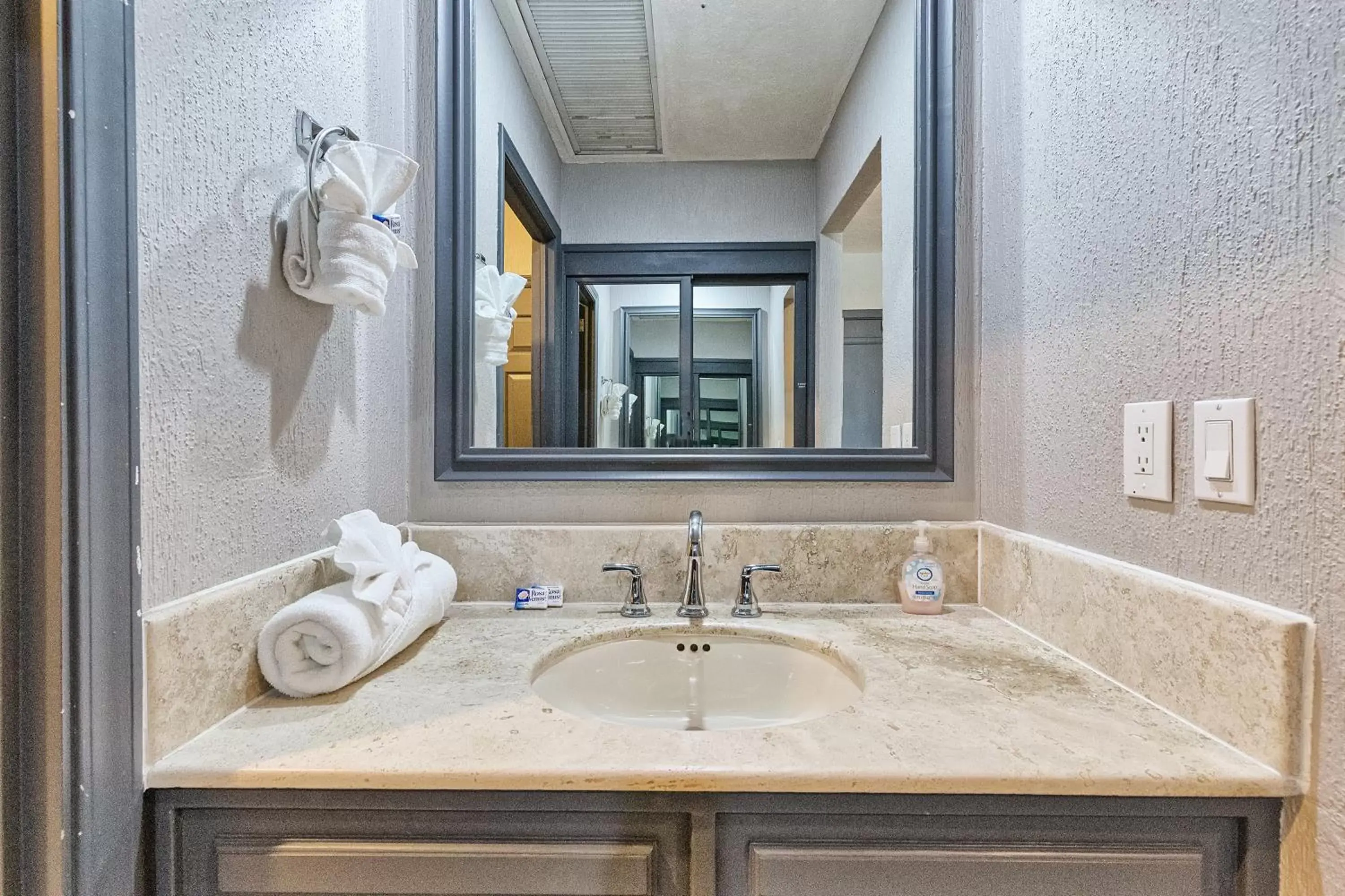 Public Bath, Bathroom in Sonoran Sea 310-W - Modern 1 bedroom