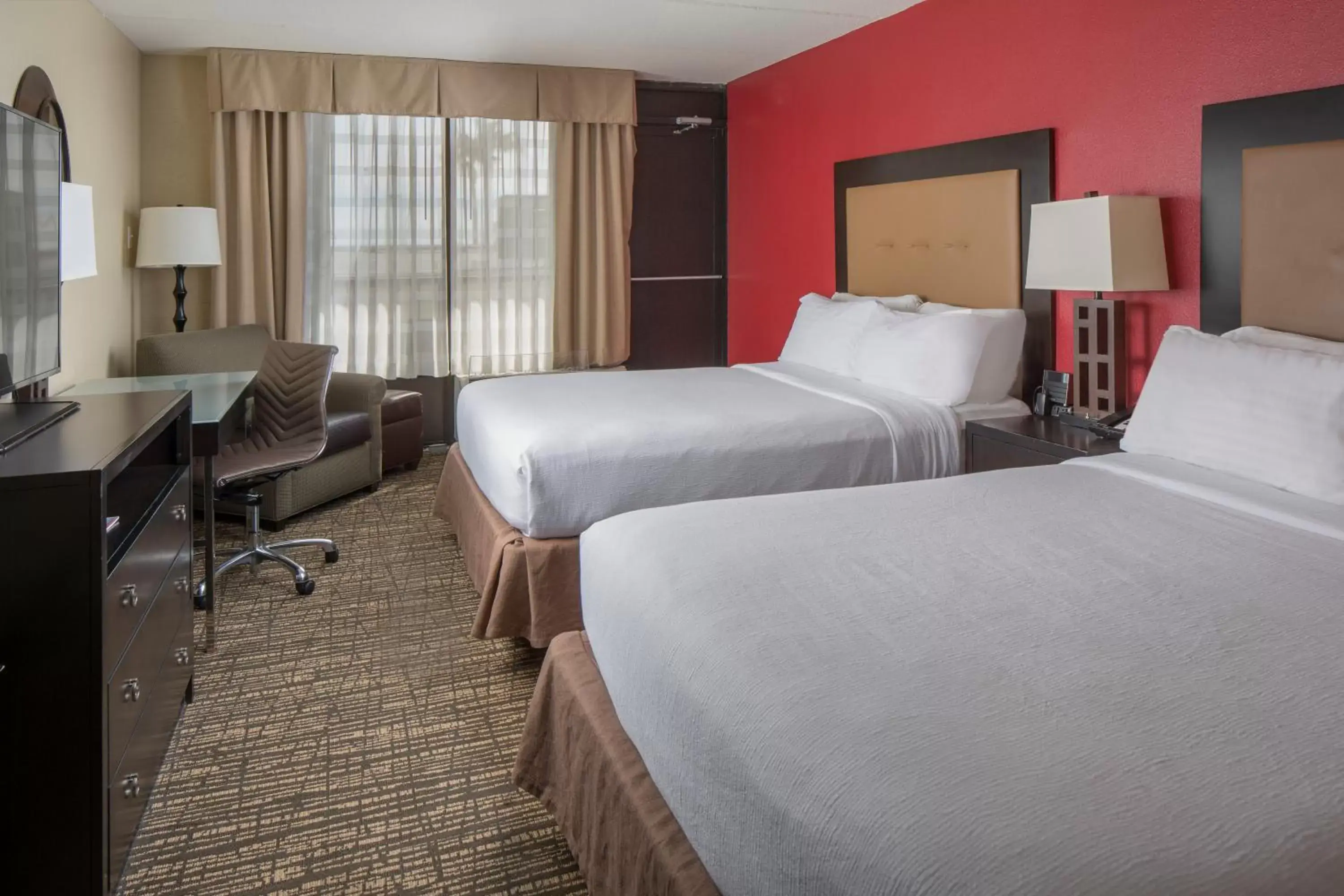 Bedroom, Bed in Holiday Inn Resort Galveston - On The Beach, an IHG Hotel