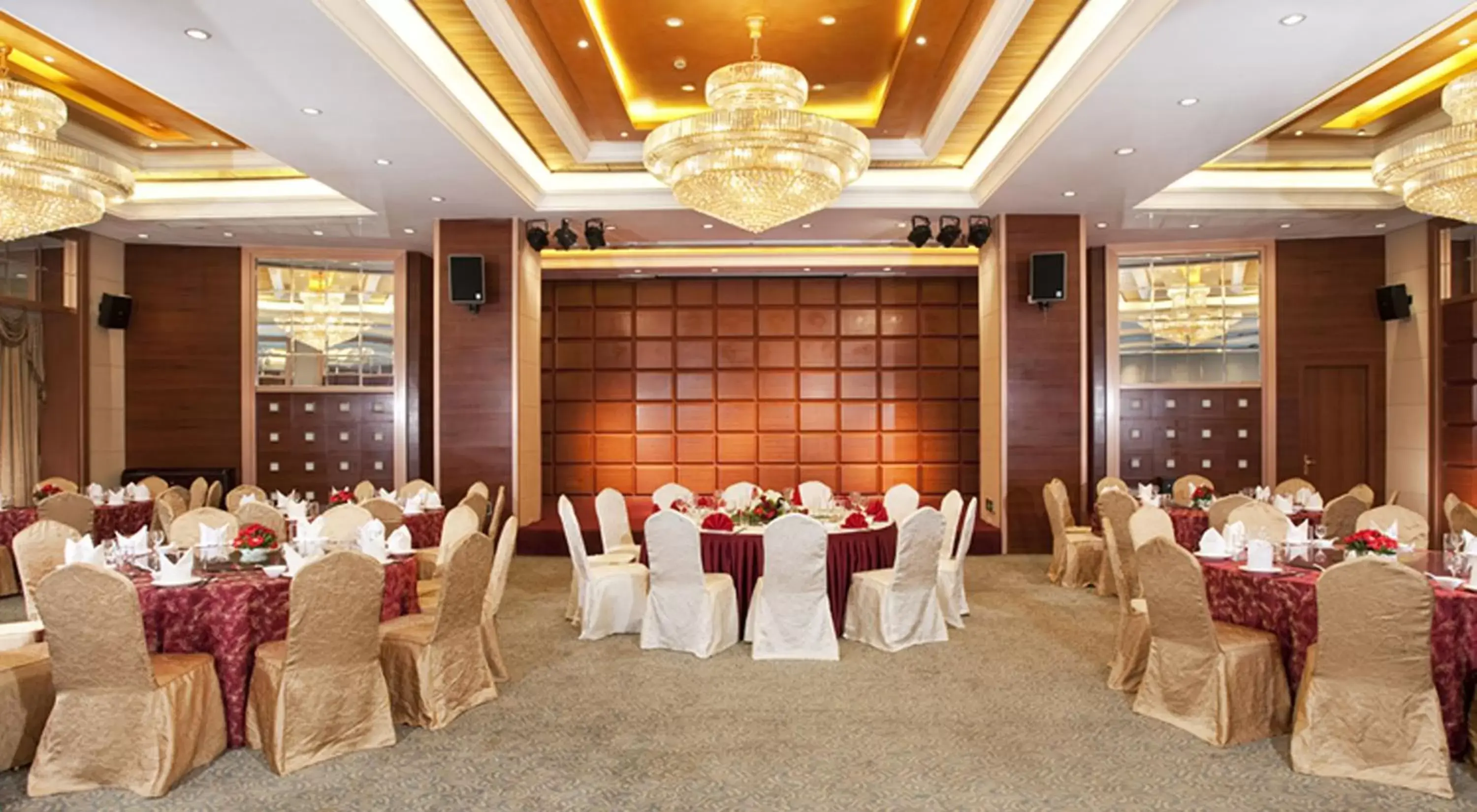 Banquet/Function facilities, Banquet Facilities in Holiday Inn Shanghai Pudong Nanpu, an IHG Hotel