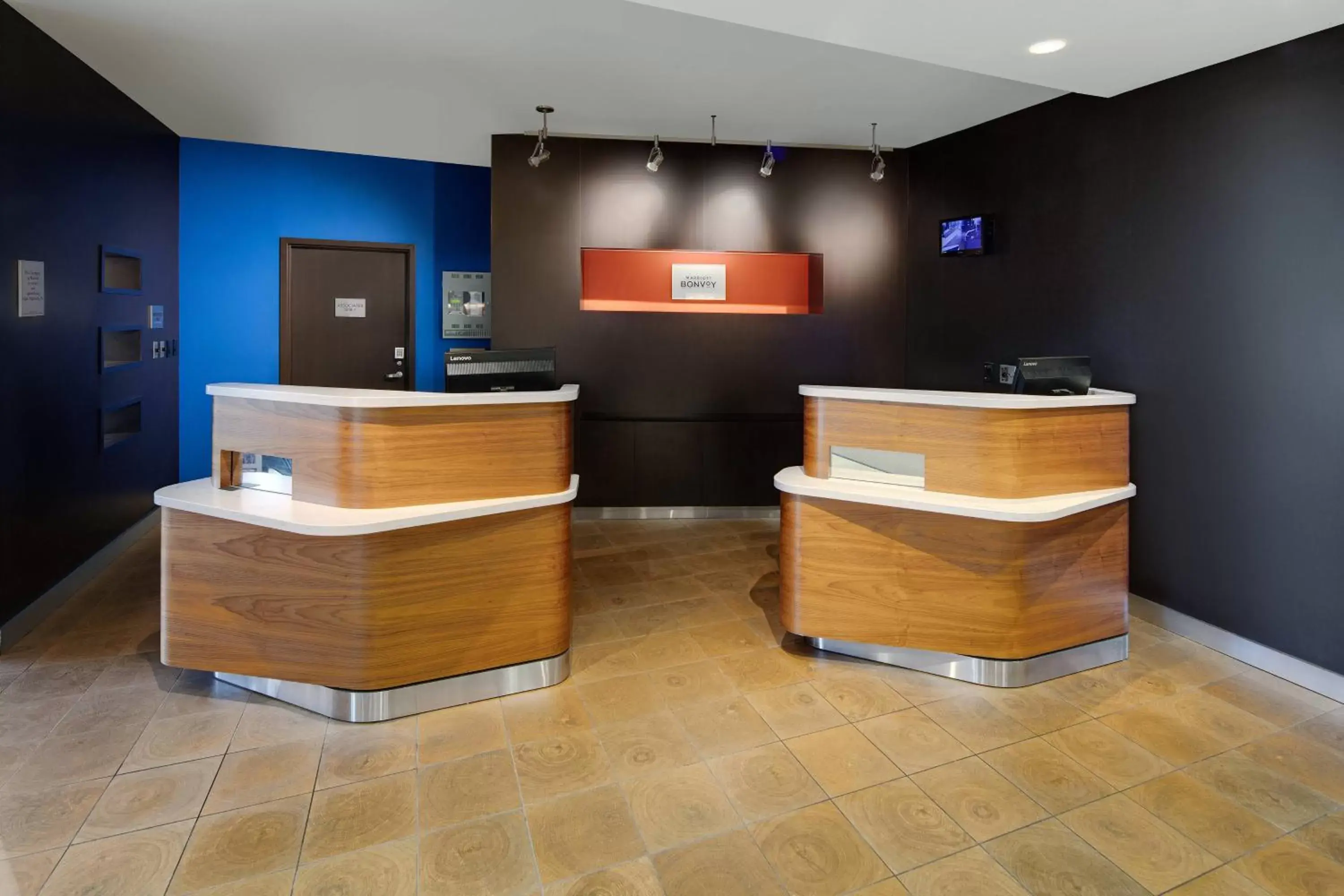 Property building, Lobby/Reception in Courtyard Cleveland Beachwood