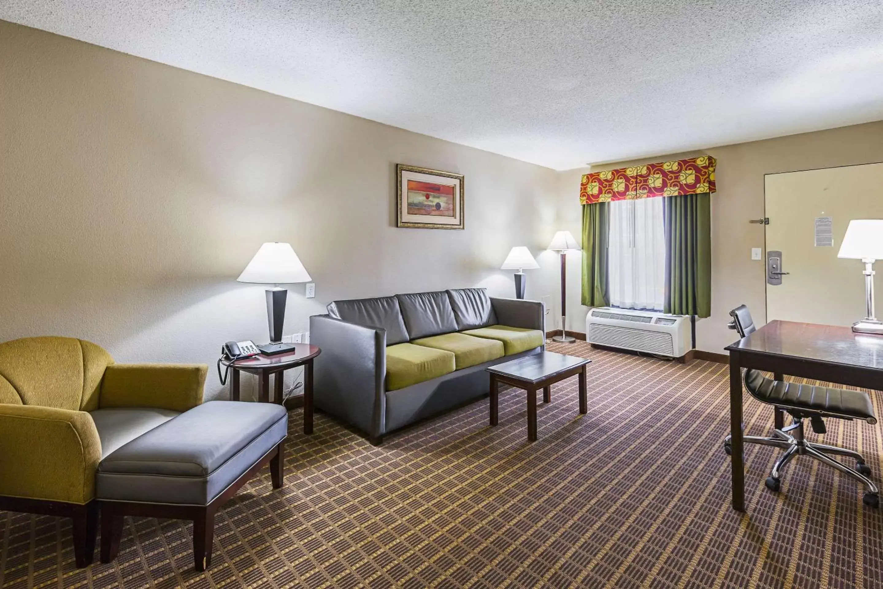 Photo of the whole room, Seating Area in Quality Inn & Suites Greenville - Haywood Mall