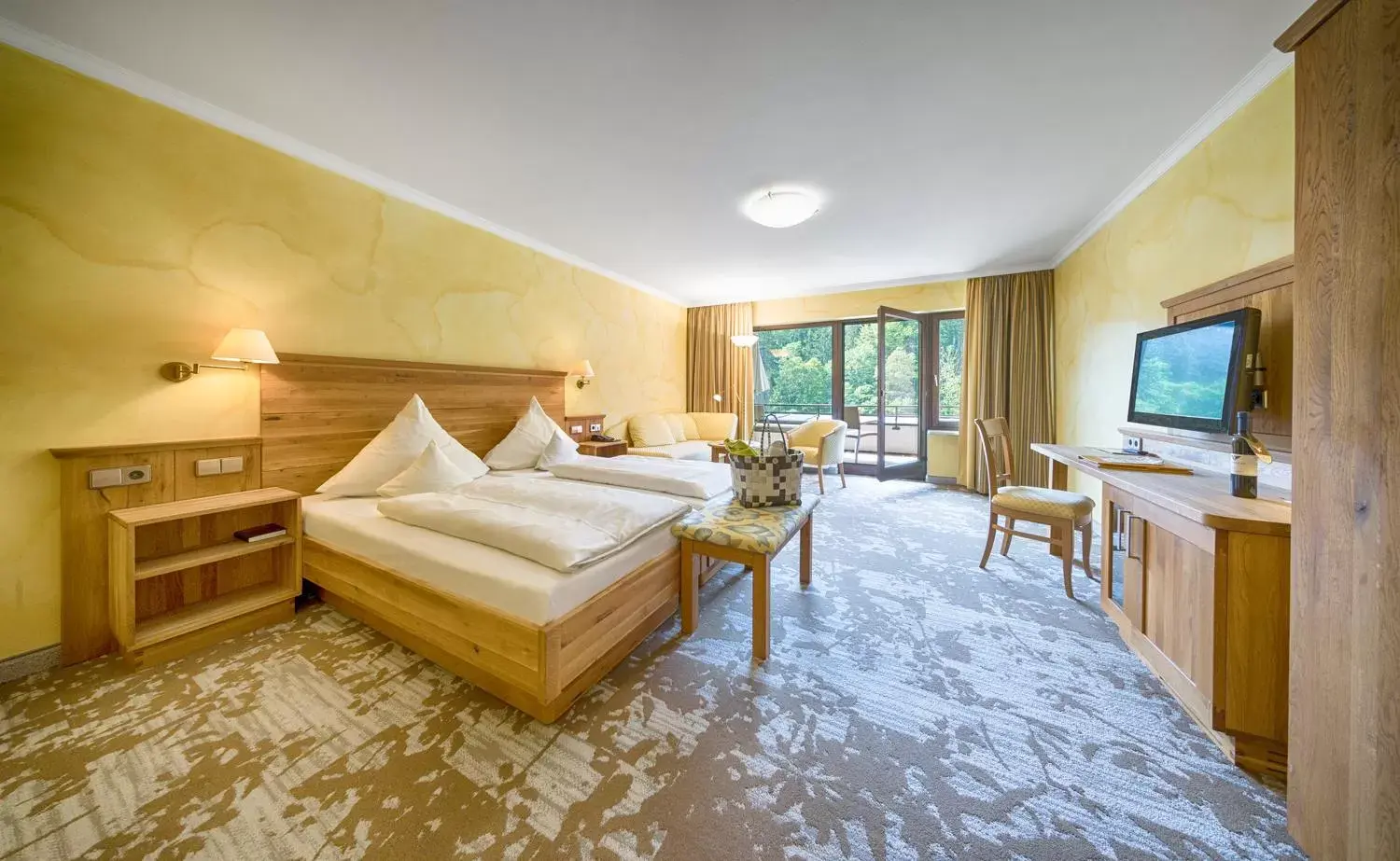 Comfort Double Room in Ringhotel Mönch`s Waldhotel Comfort Double Room in Ringhotel Mönch`s Waldhotel