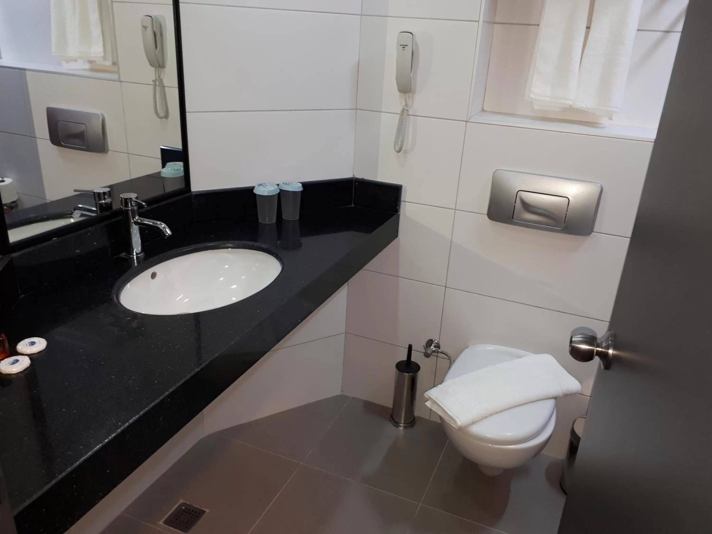 Toilet in Ramira City Hotel - Adult Only (16+)