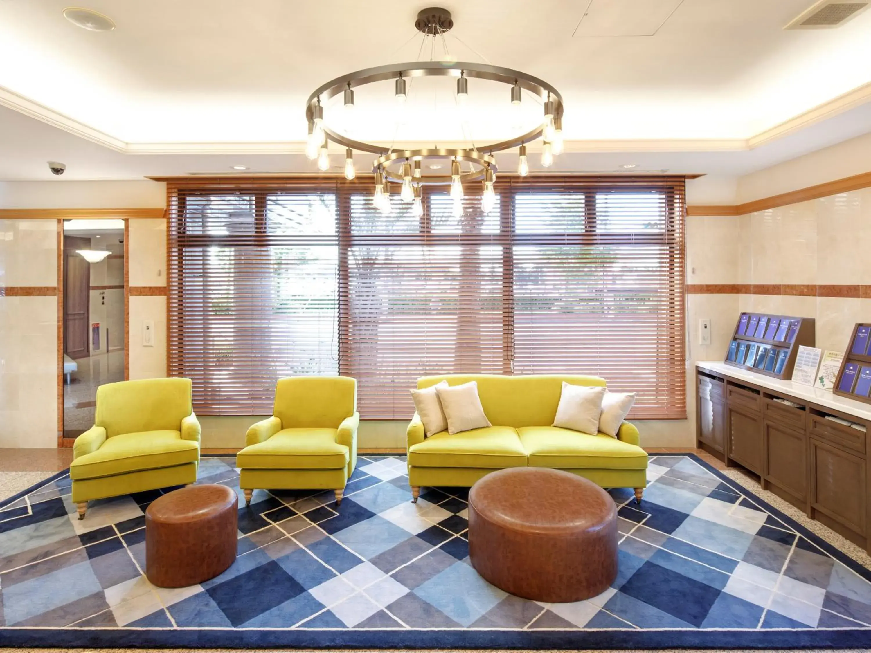 Lobby or reception in HOTEL MYSTAYS Maihama Lobby or reception in HOTEL MYSTAYS Maihama