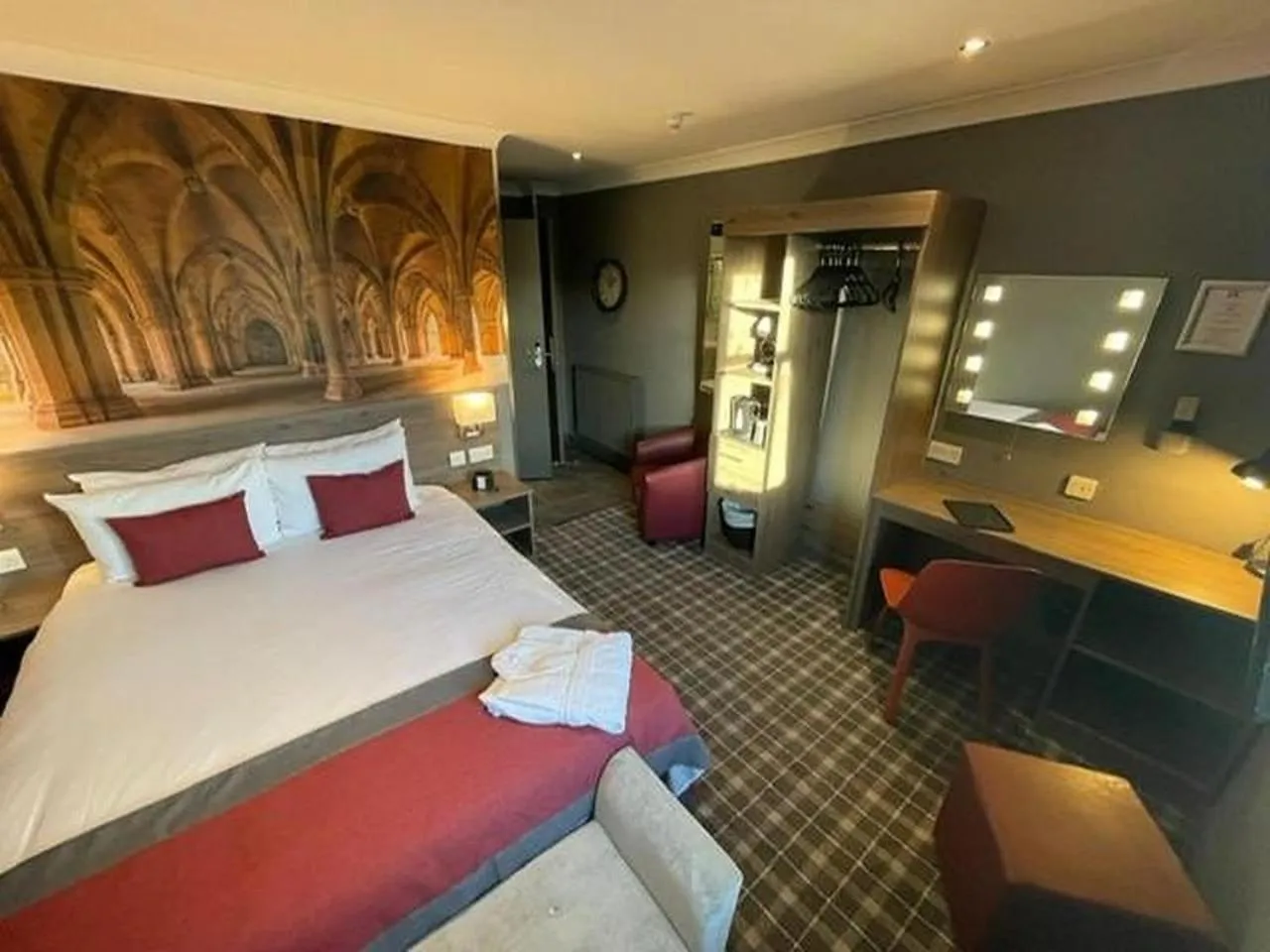 Bed in Devoncove Hotel Glasgow