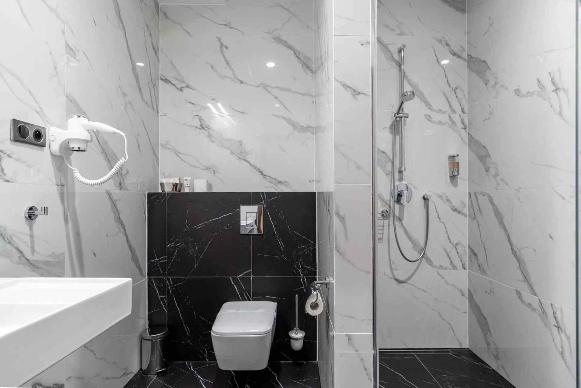 Bathroom in Hotel Wodnik