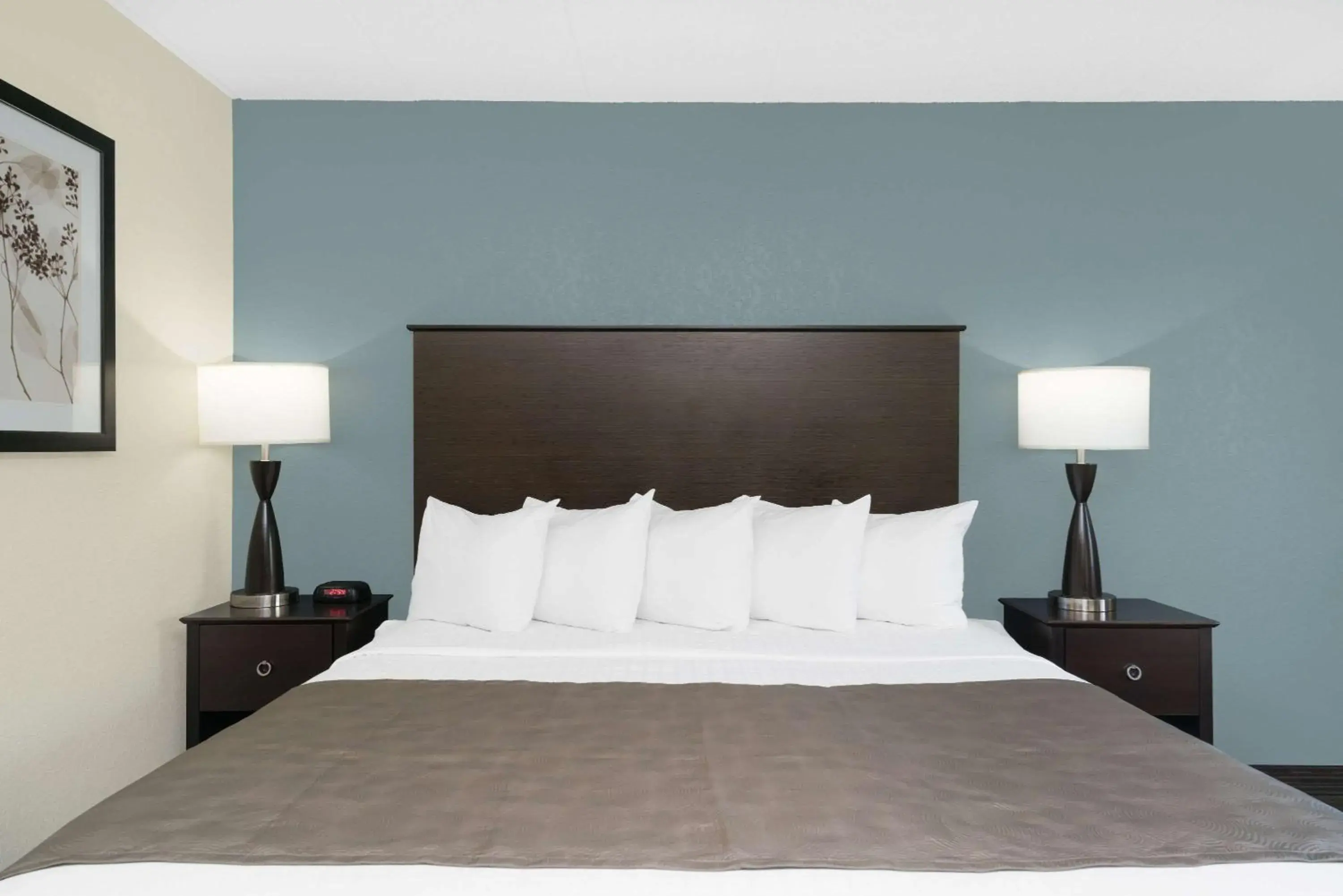 Photo of the whole room, Bed in Baymont by Wyndham Owatonna Photo of the whole room, Bed in Baymont by Wyndham Owatonna