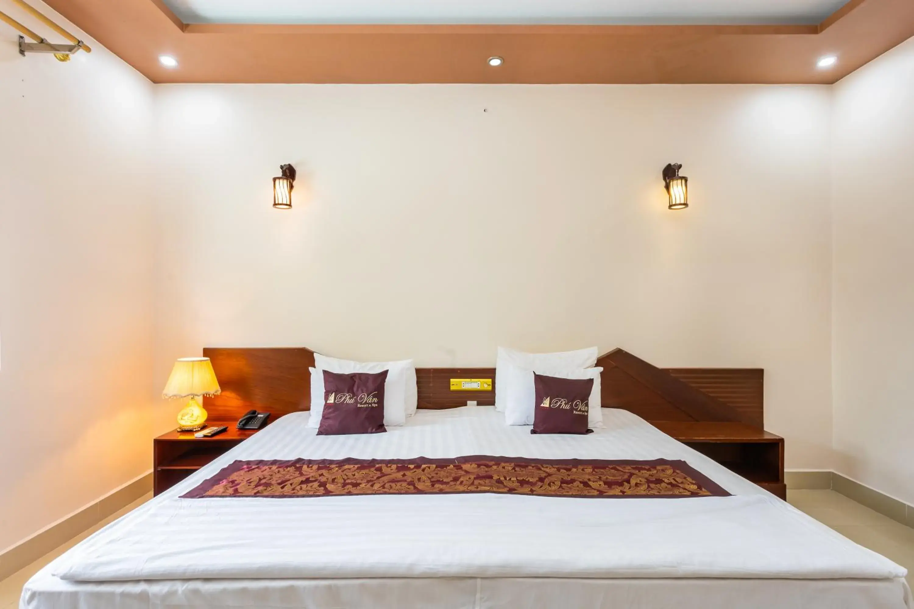 Bed in Phu Van Resort & Spa