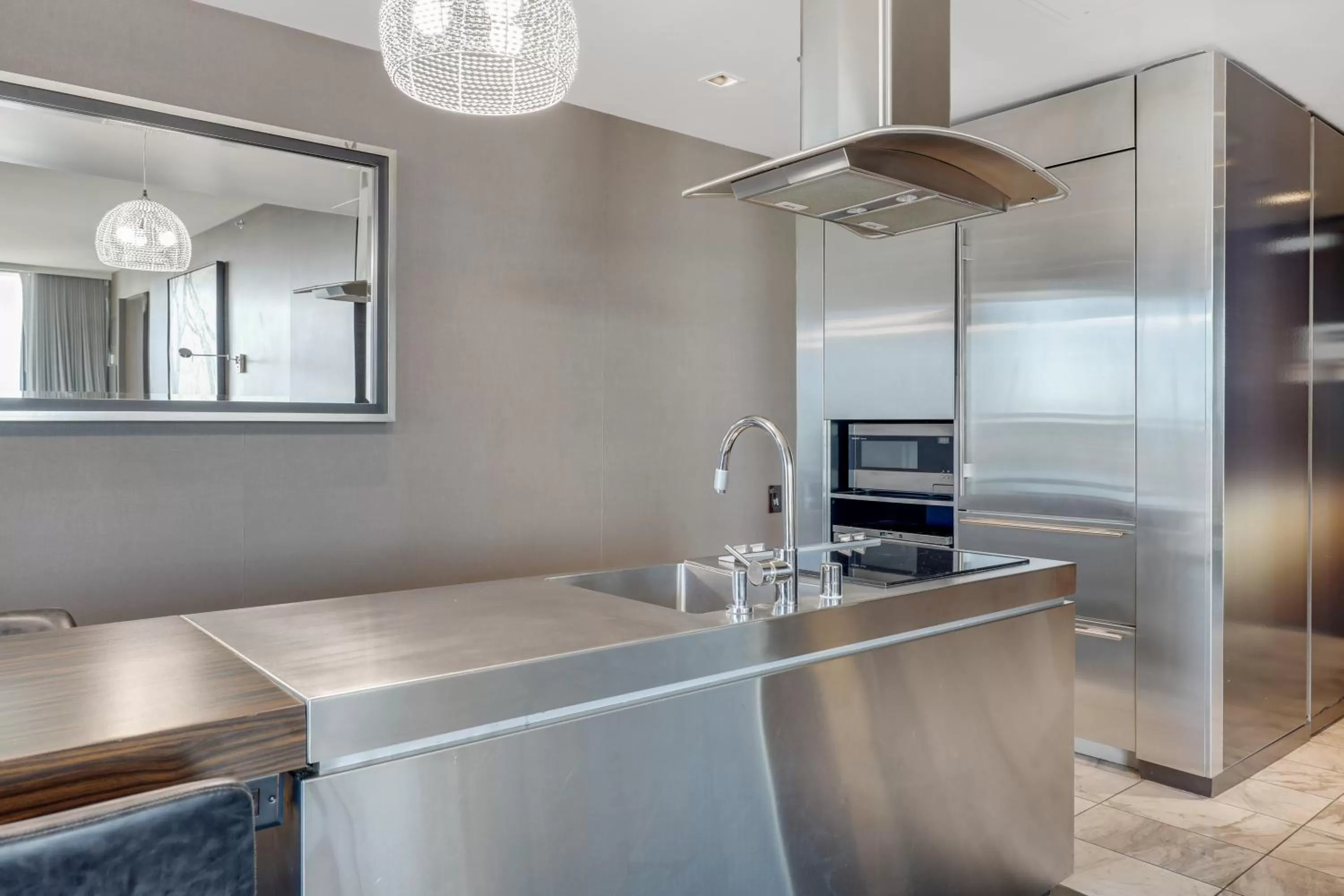 Kitchen or kitchenette in Vegas Palms HIGH 52nd fl. 1BDR corner penthouse 1220sqft