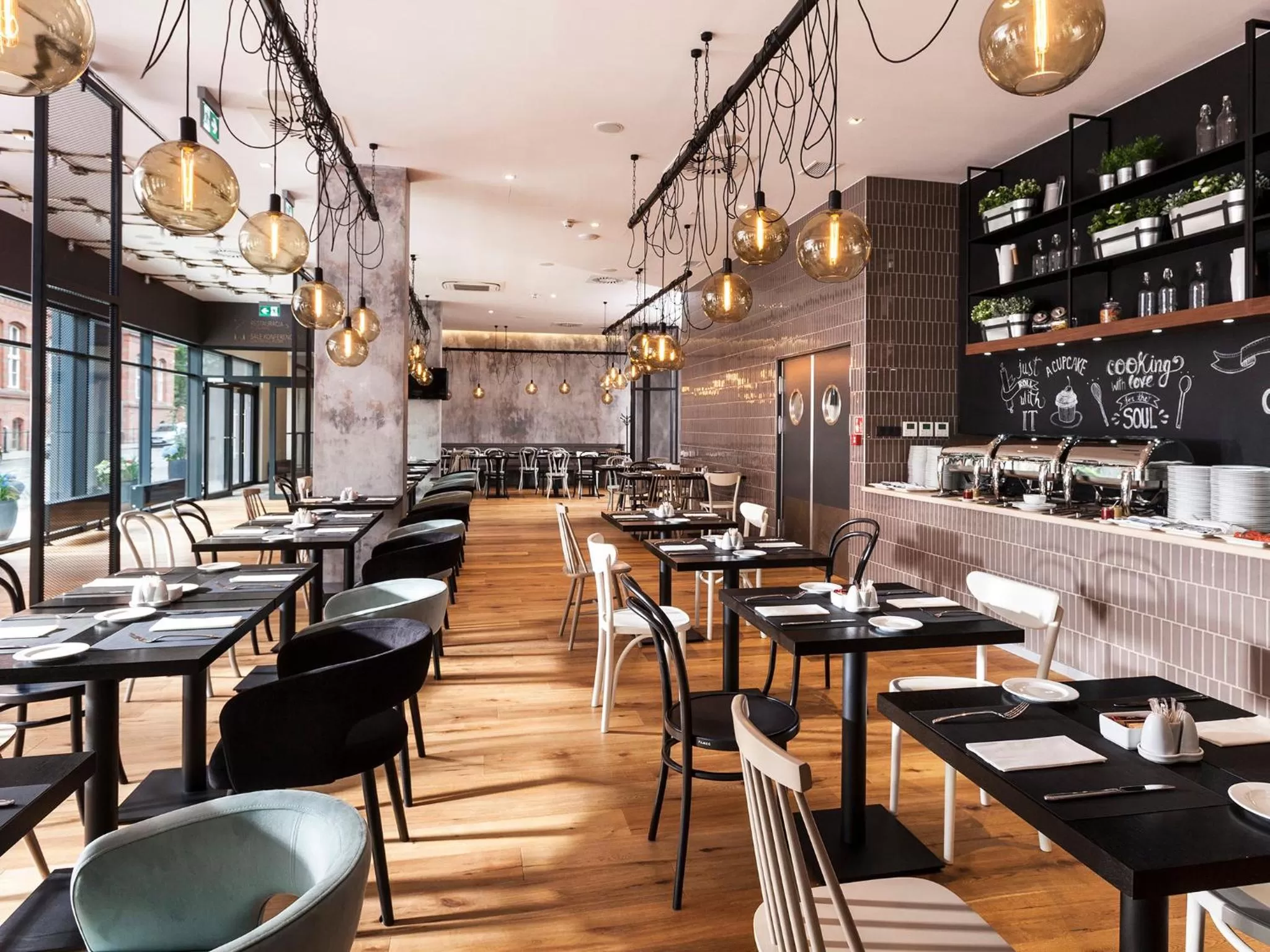 Restaurant/places to eat in Hotel Sadova