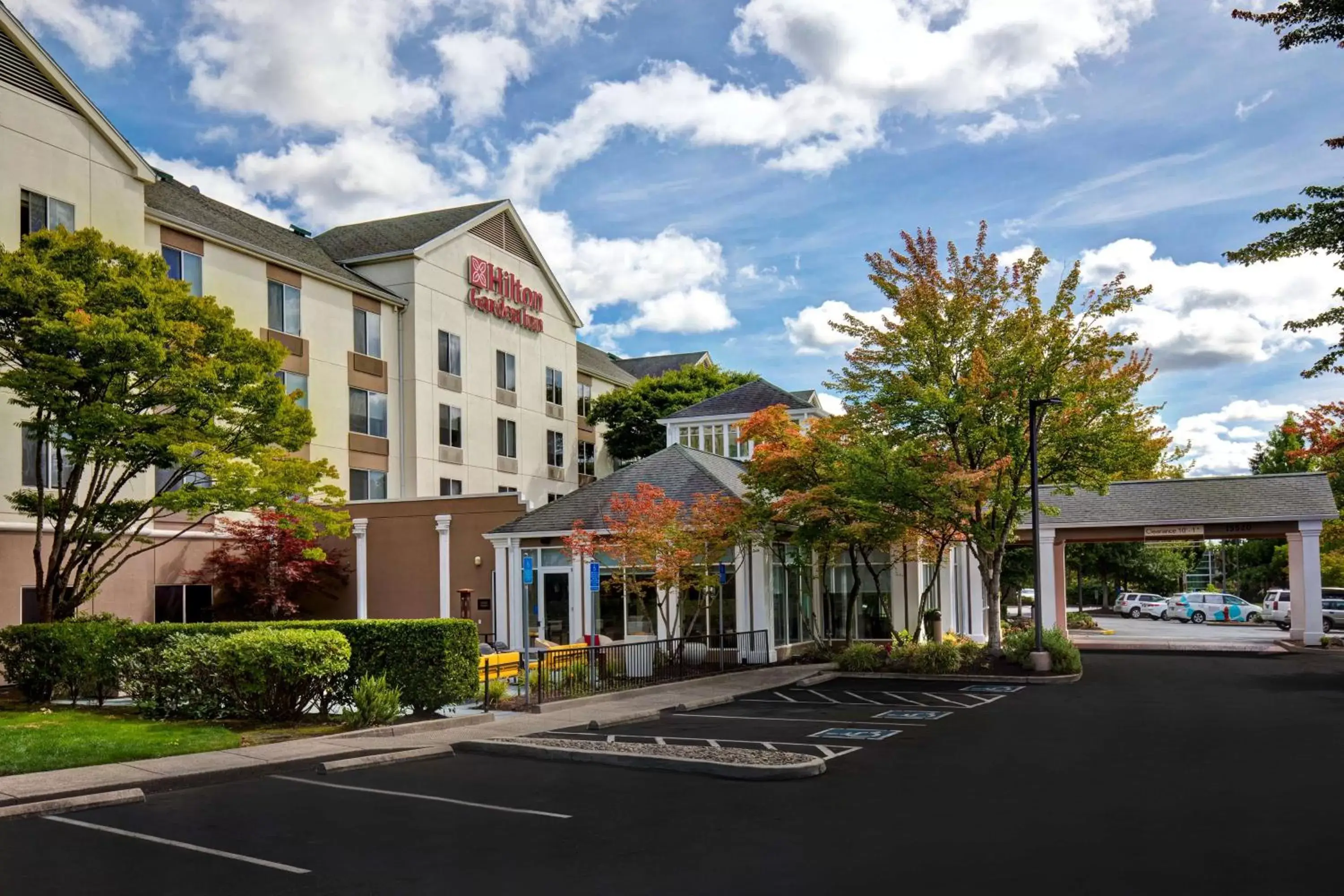 Property building in Hilton Garden Inn Portland/Beaverton Property building in Hilton Garden Inn Portland/Beaverton