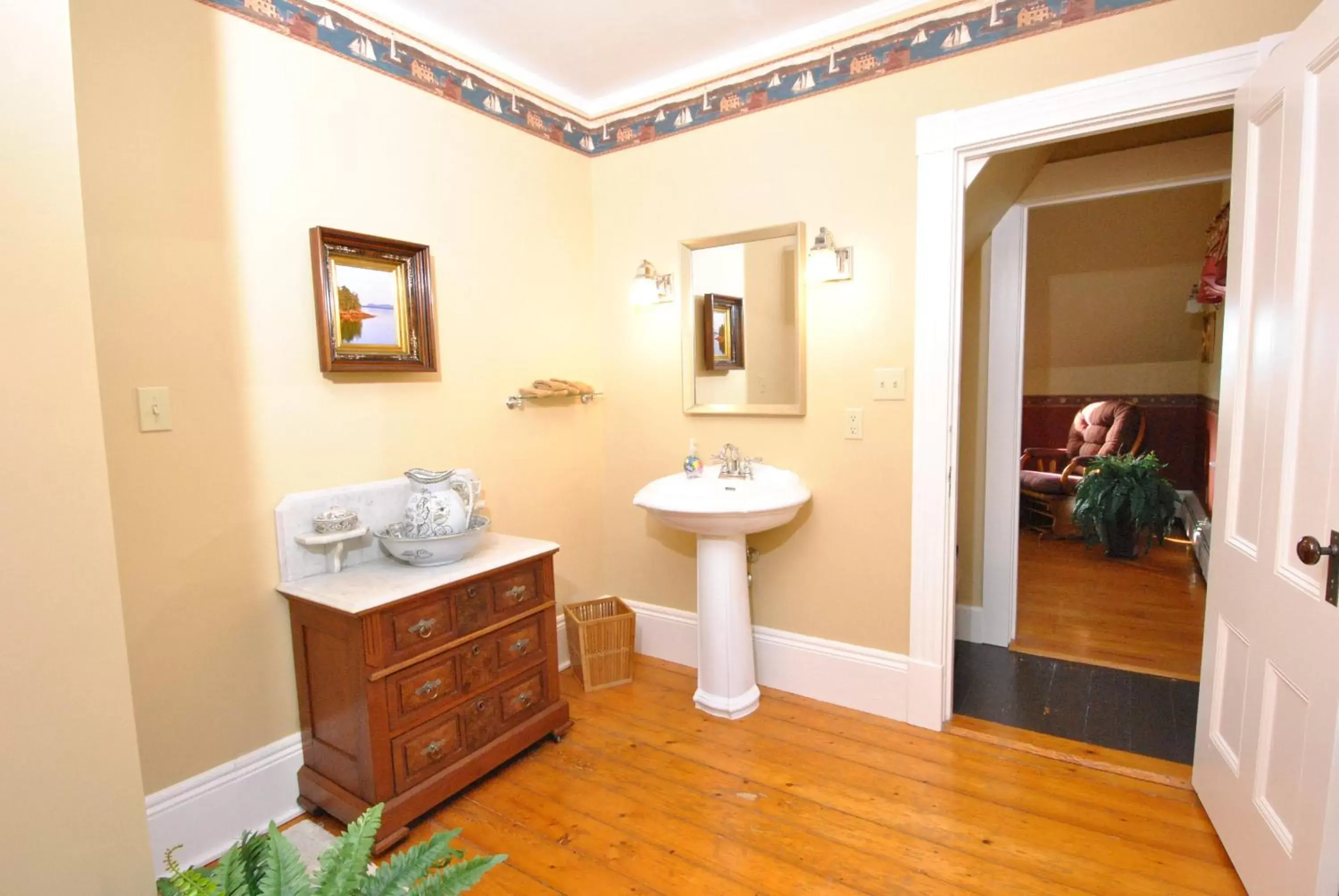 Bathroom in Dominion Hill Country Inn