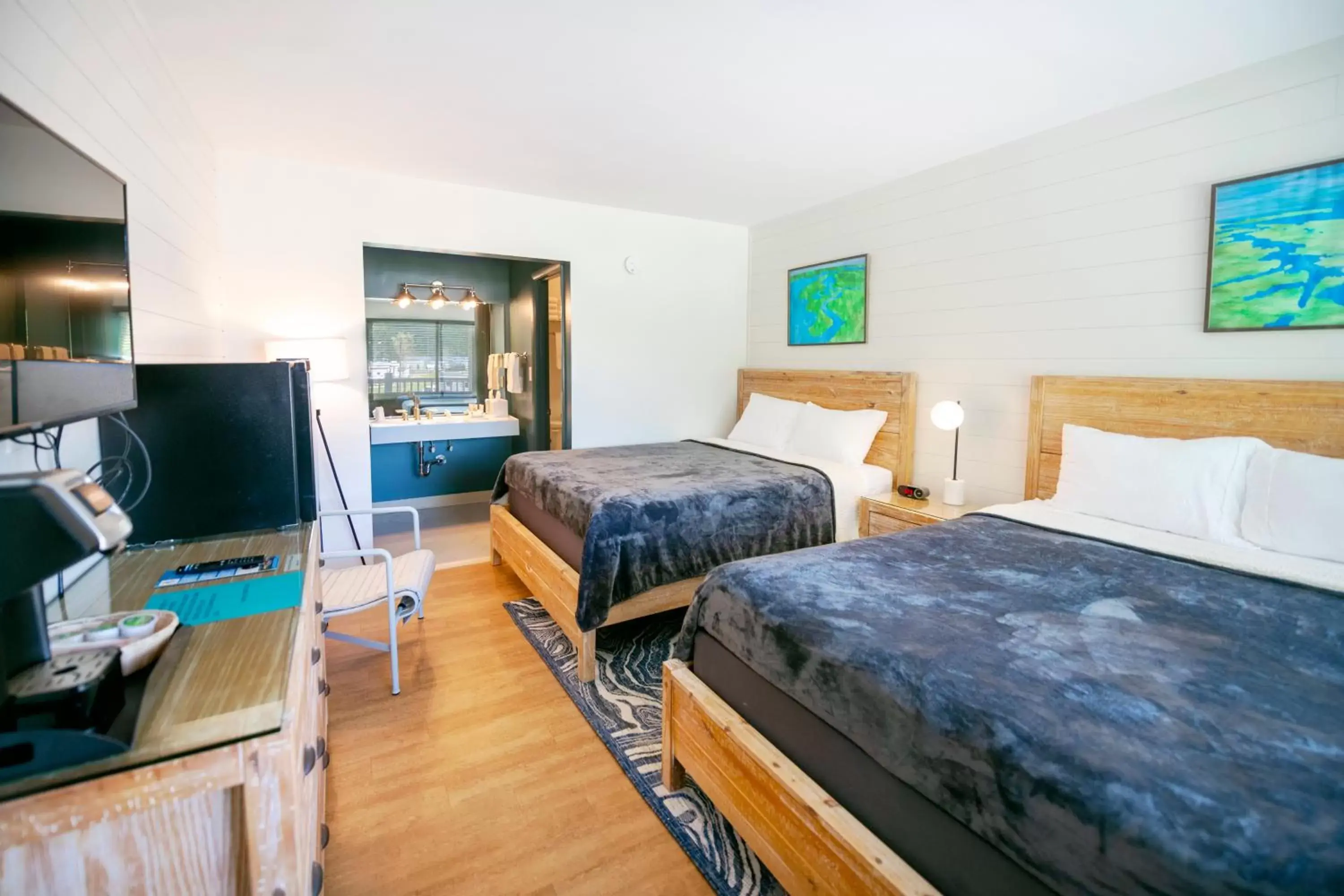 Standard Queen Room in Rivers Rest Resort Standard Queen Room in Rivers Rest Resort