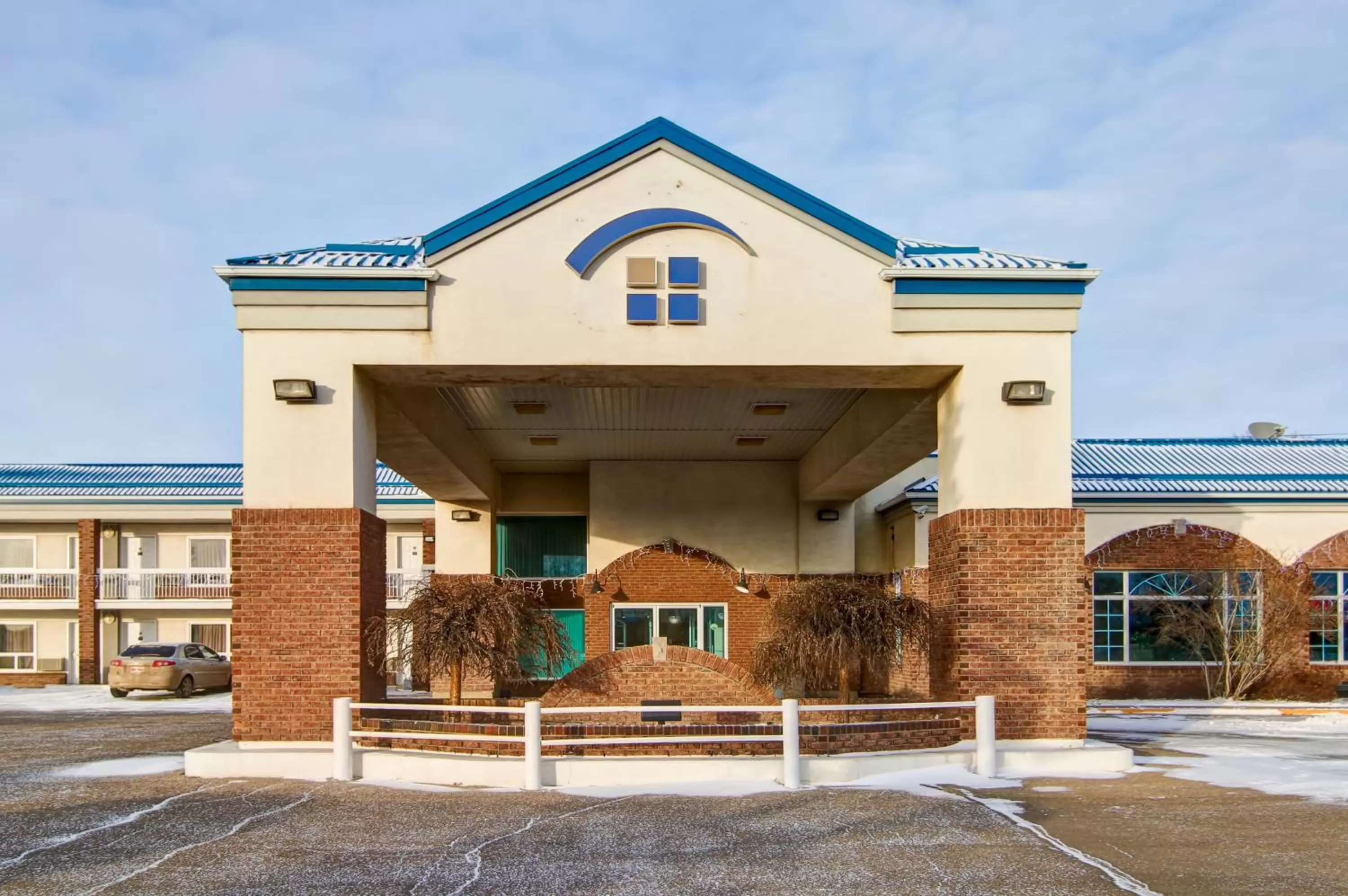 Property building in Canalta Stettler