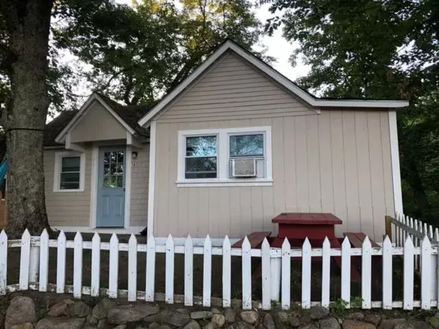 Family Suite in Herring Run Motel and Tiny Cabins Family Suite in Herring Run Motel and Tiny Cabins
