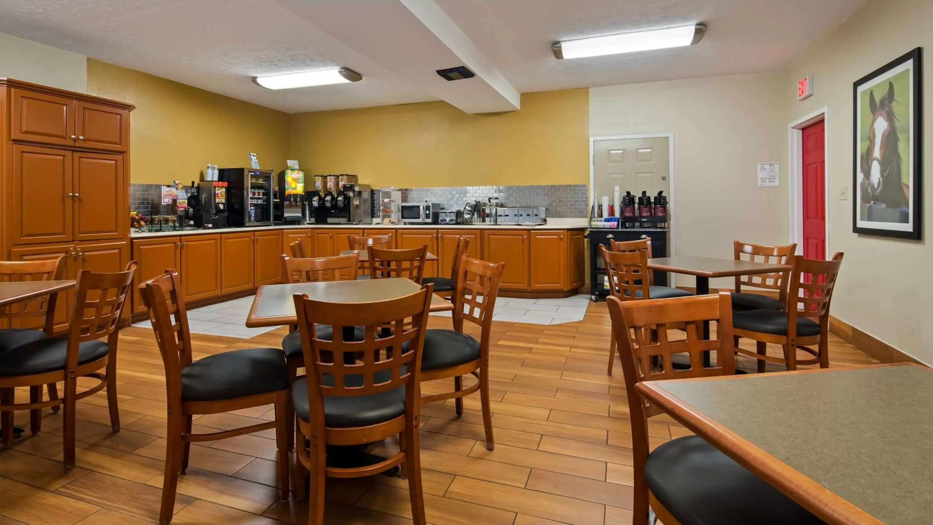 Restaurant/places to eat in Best Western Paris Inn