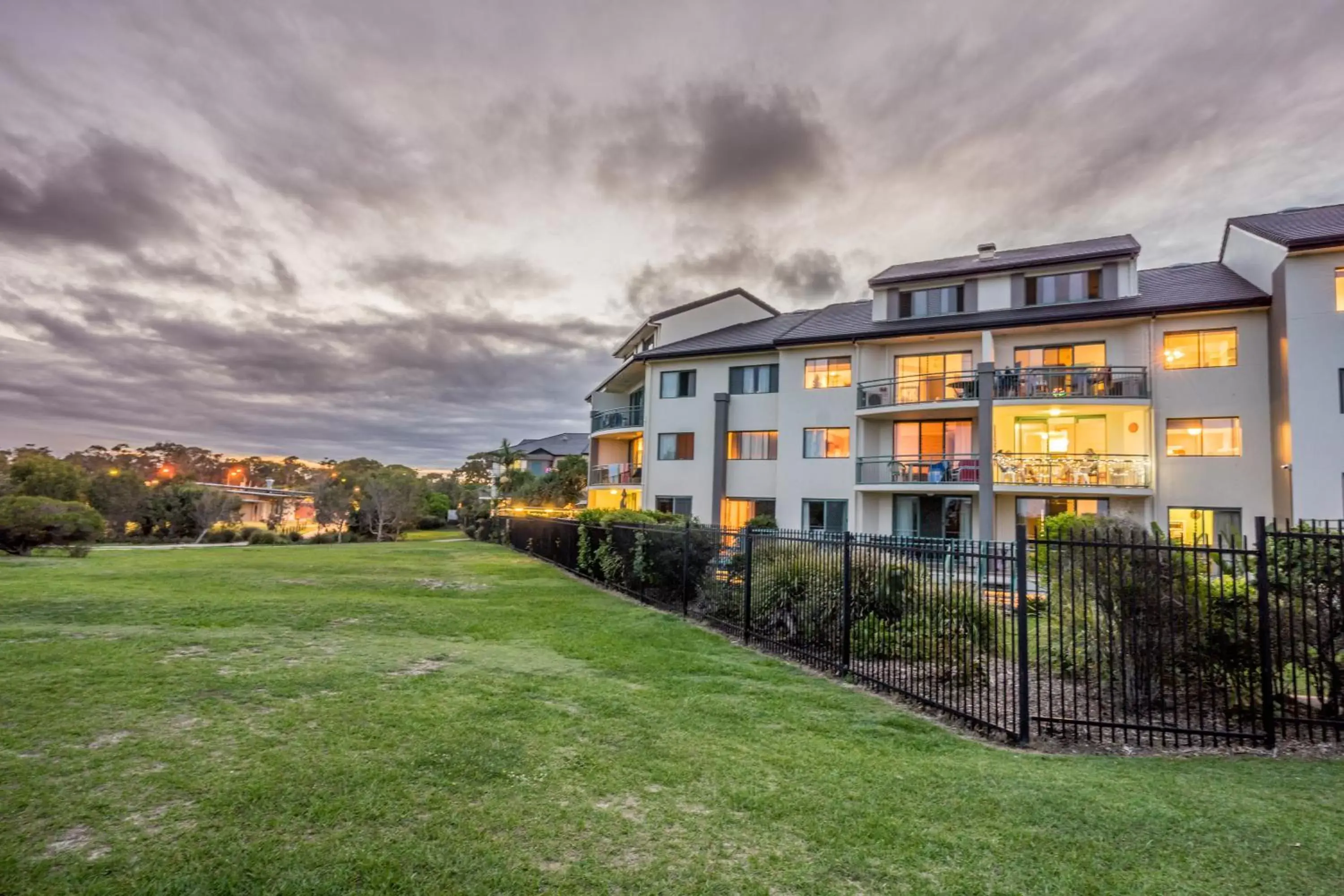 Property Building in Currumbin Sands On The Beach