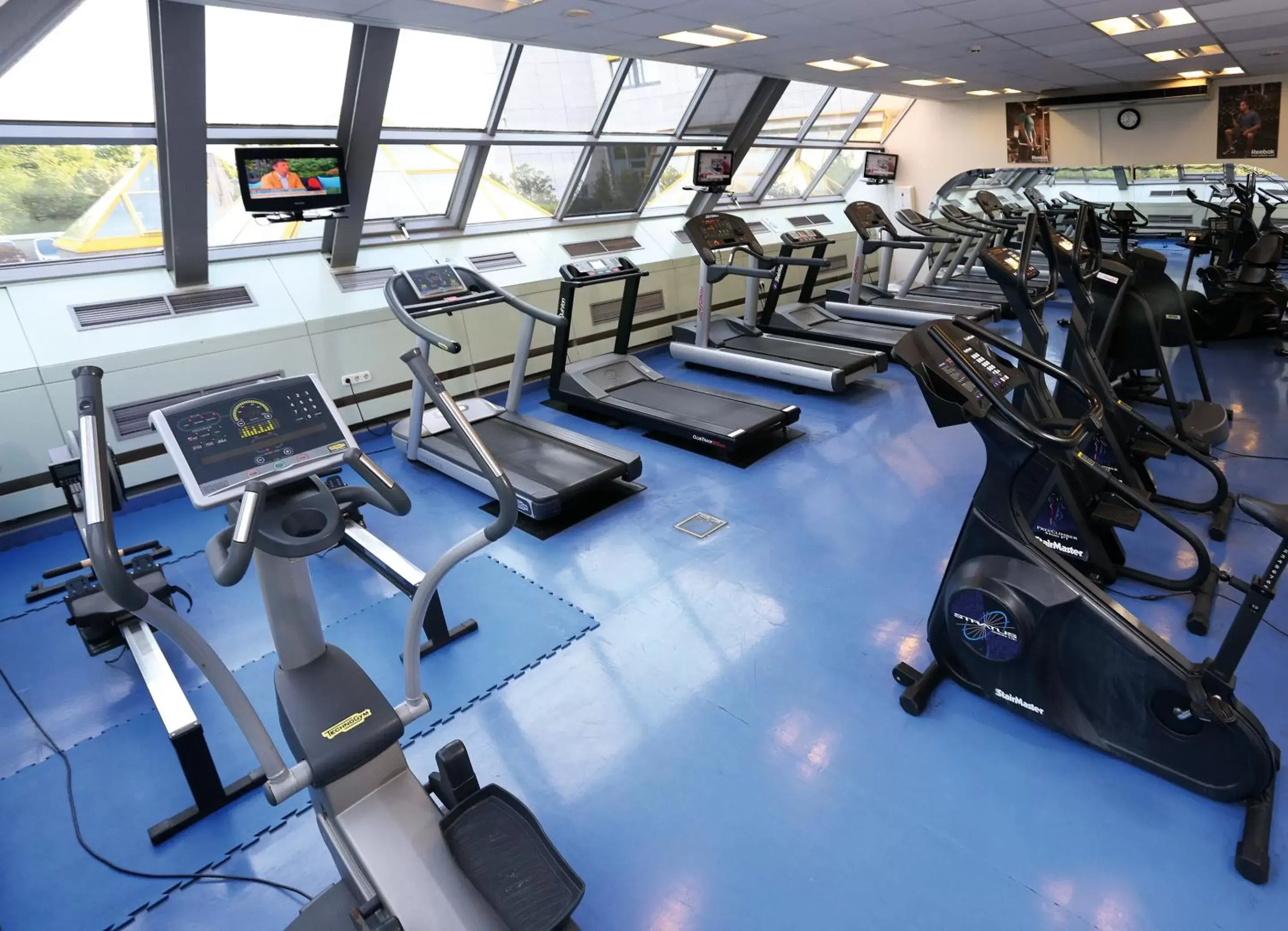 Fitness centre/facilities in Danubius Hotel Helia Fitness centre/facilities in Danubius Hotel Helia