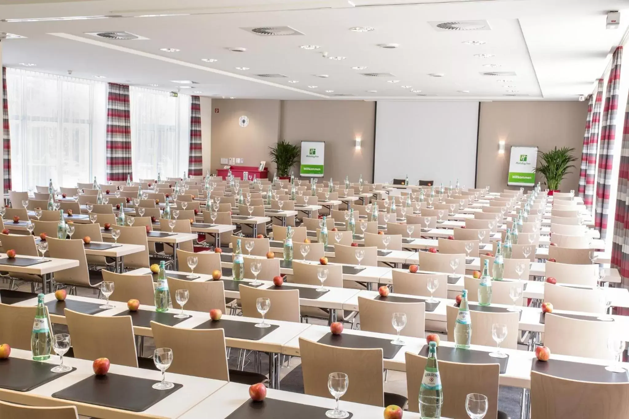 Meeting/conference room in Holiday Inn Düsseldorf-Neuss, an IHG Hotel