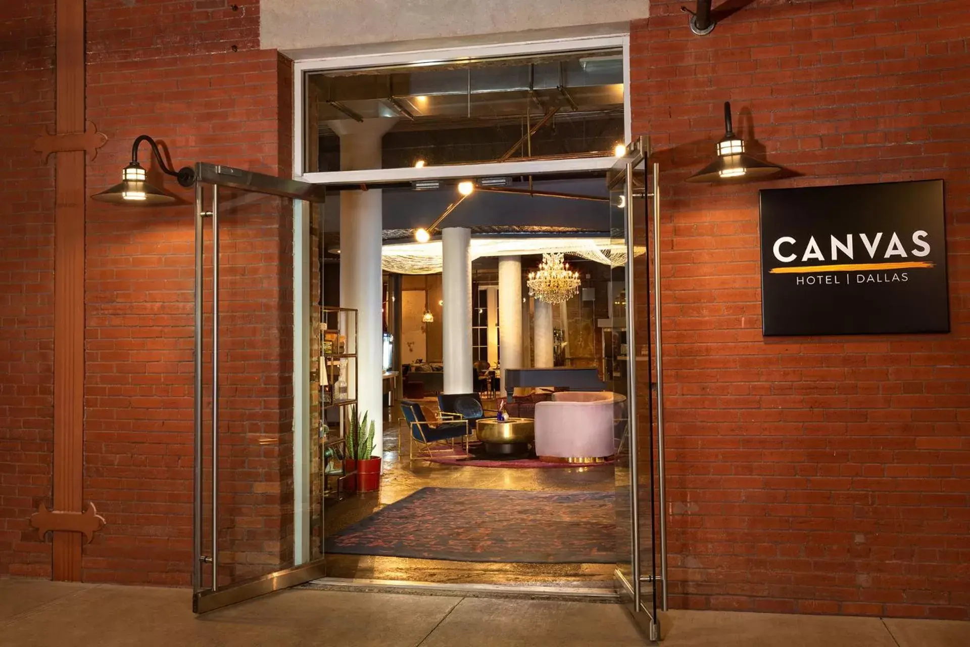 Facade/Entrance in Canvas Hotel Dallas