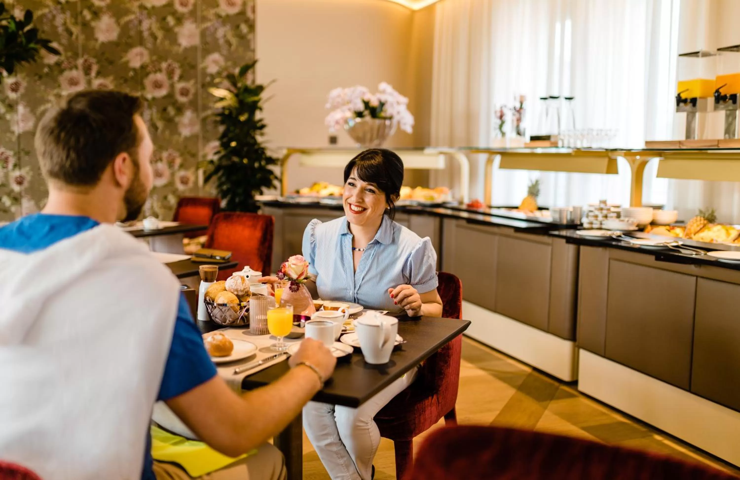 Restaurant/places to eat in Hotel Neues Tor