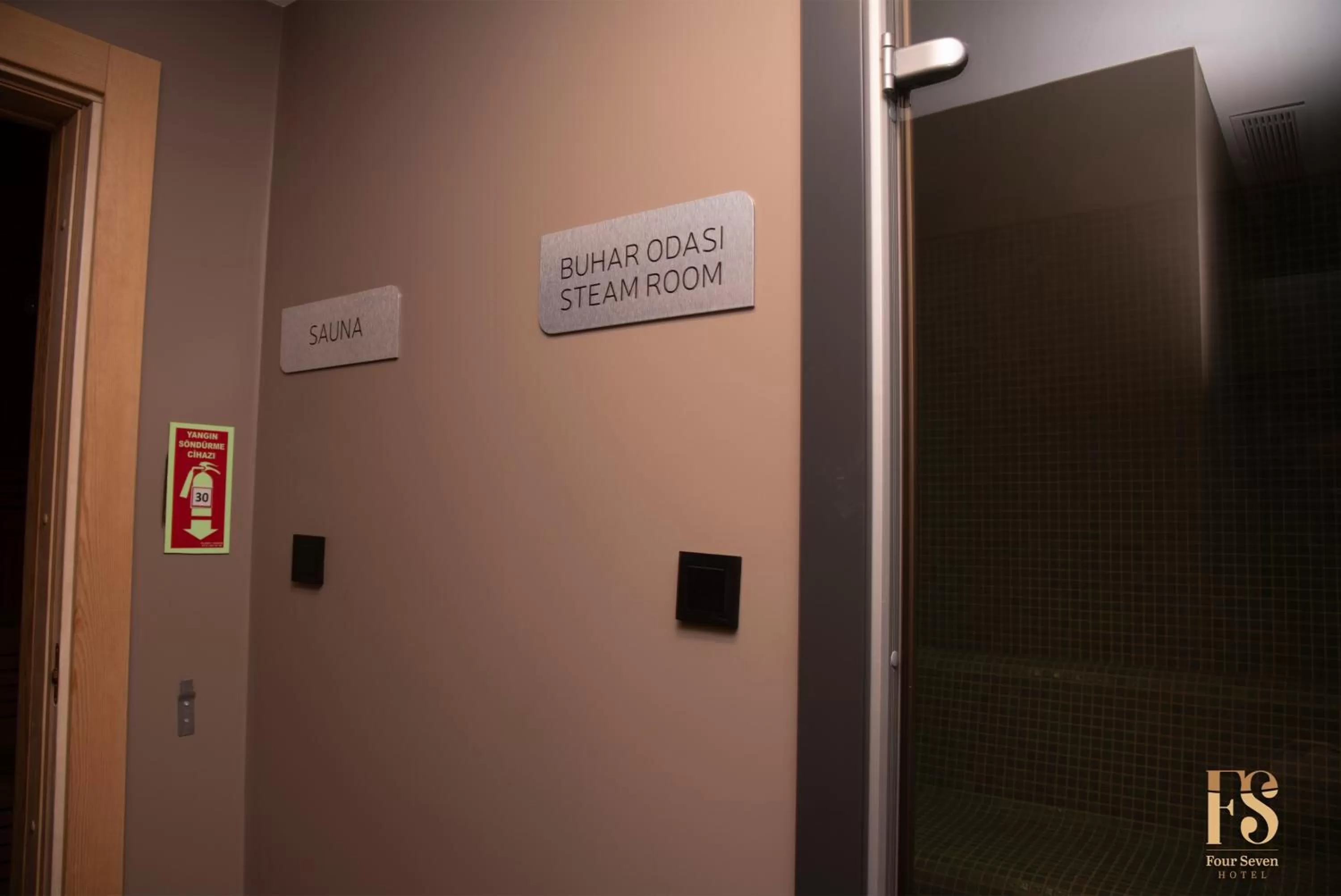 Sauna in FOUR SEVEN HOTEL