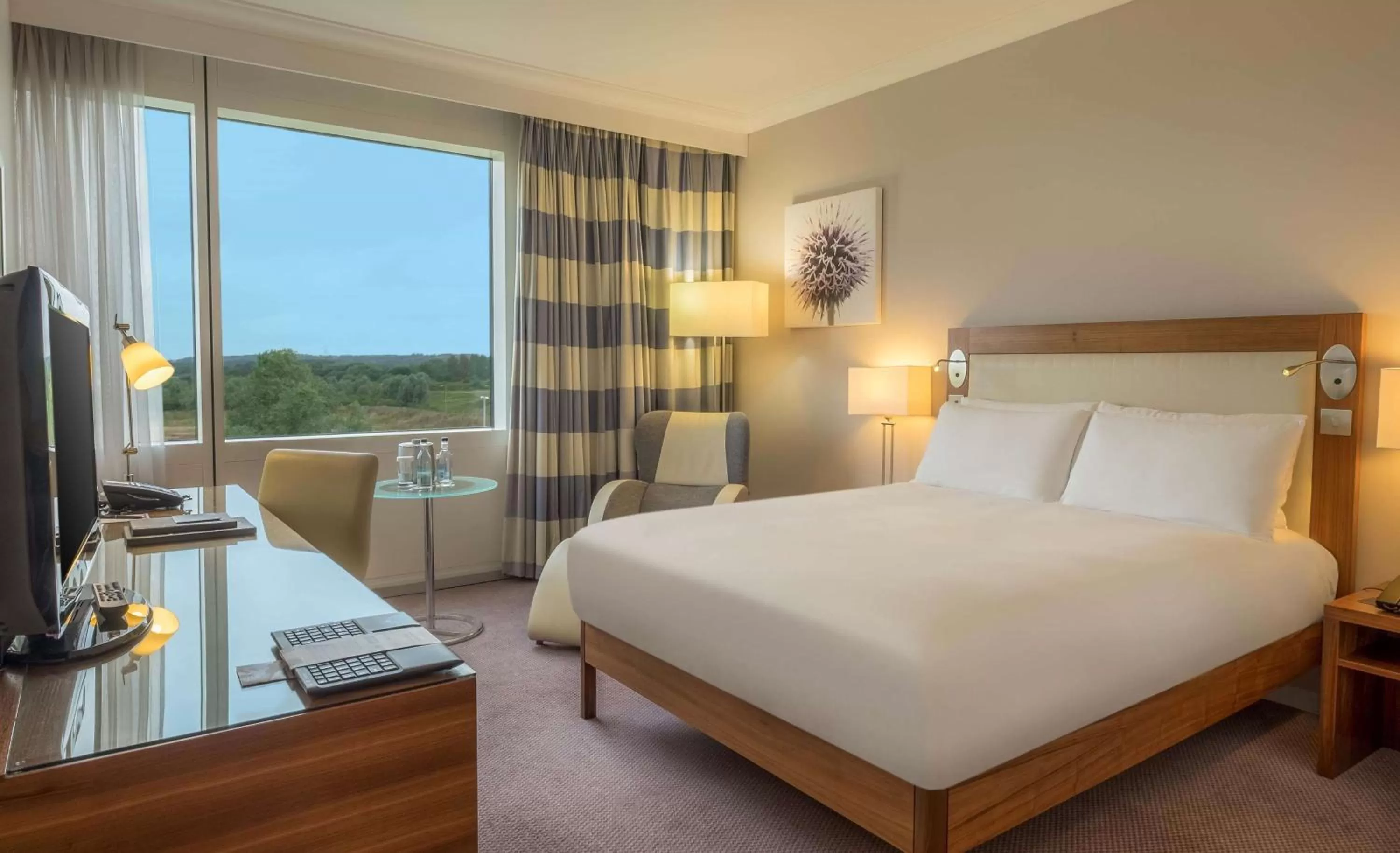 Bed in Hilton Reading