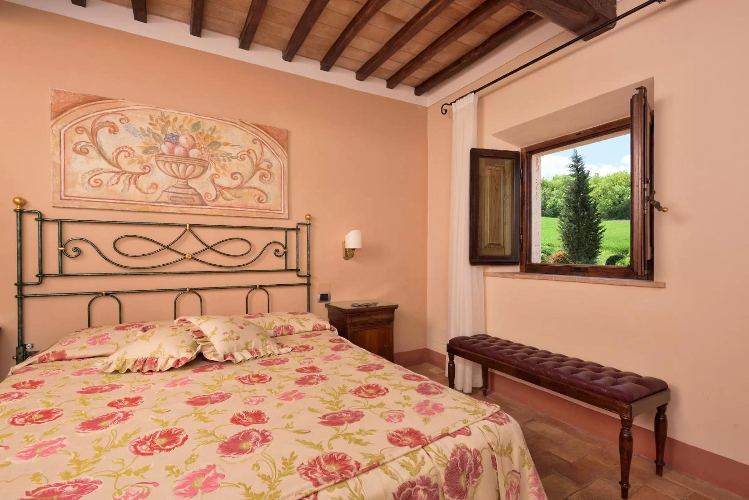 Bed in Relais Osteria Dell'Orcia