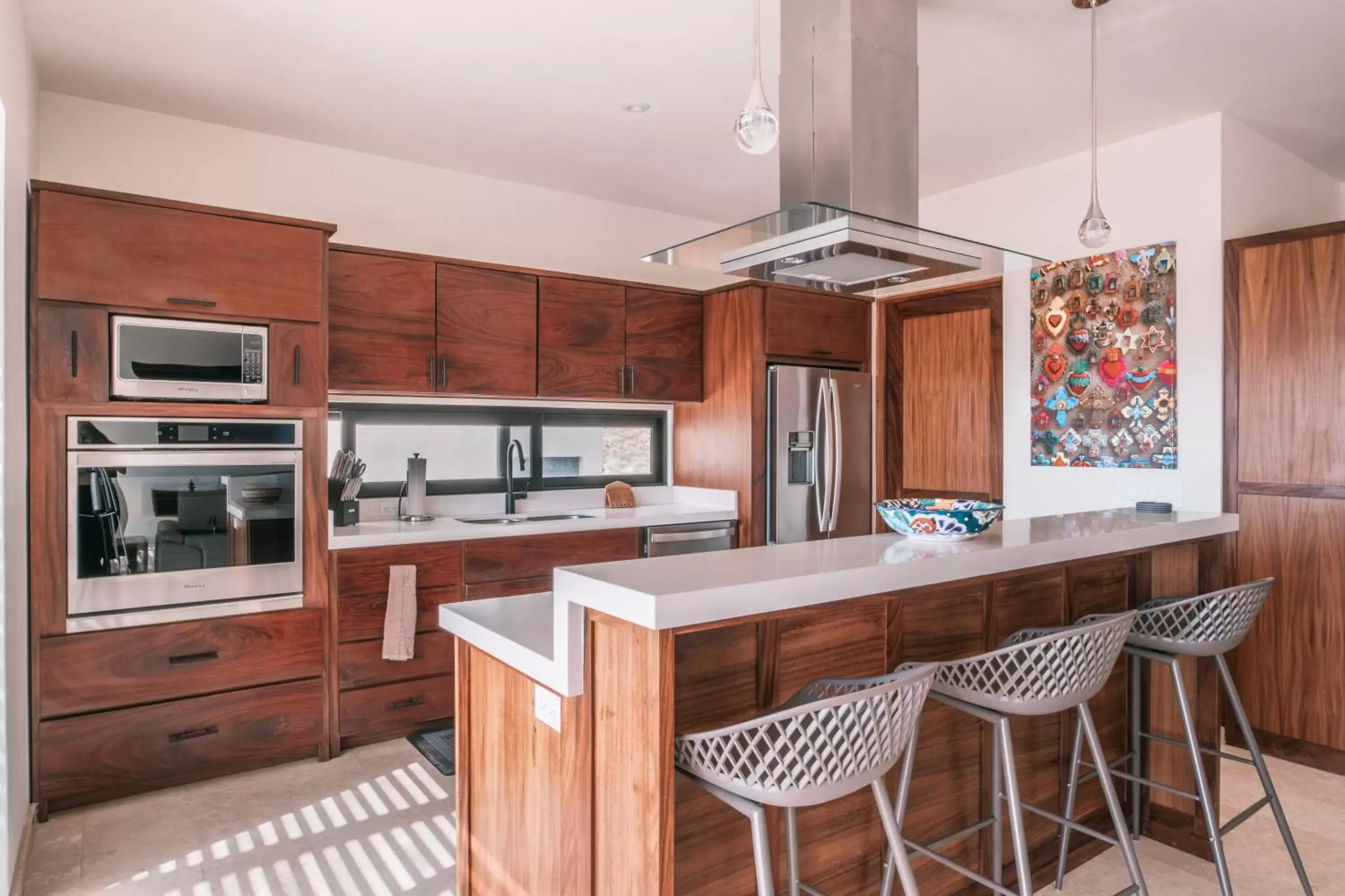 Kitchen or kitchenette in Cerritos Surf Residences