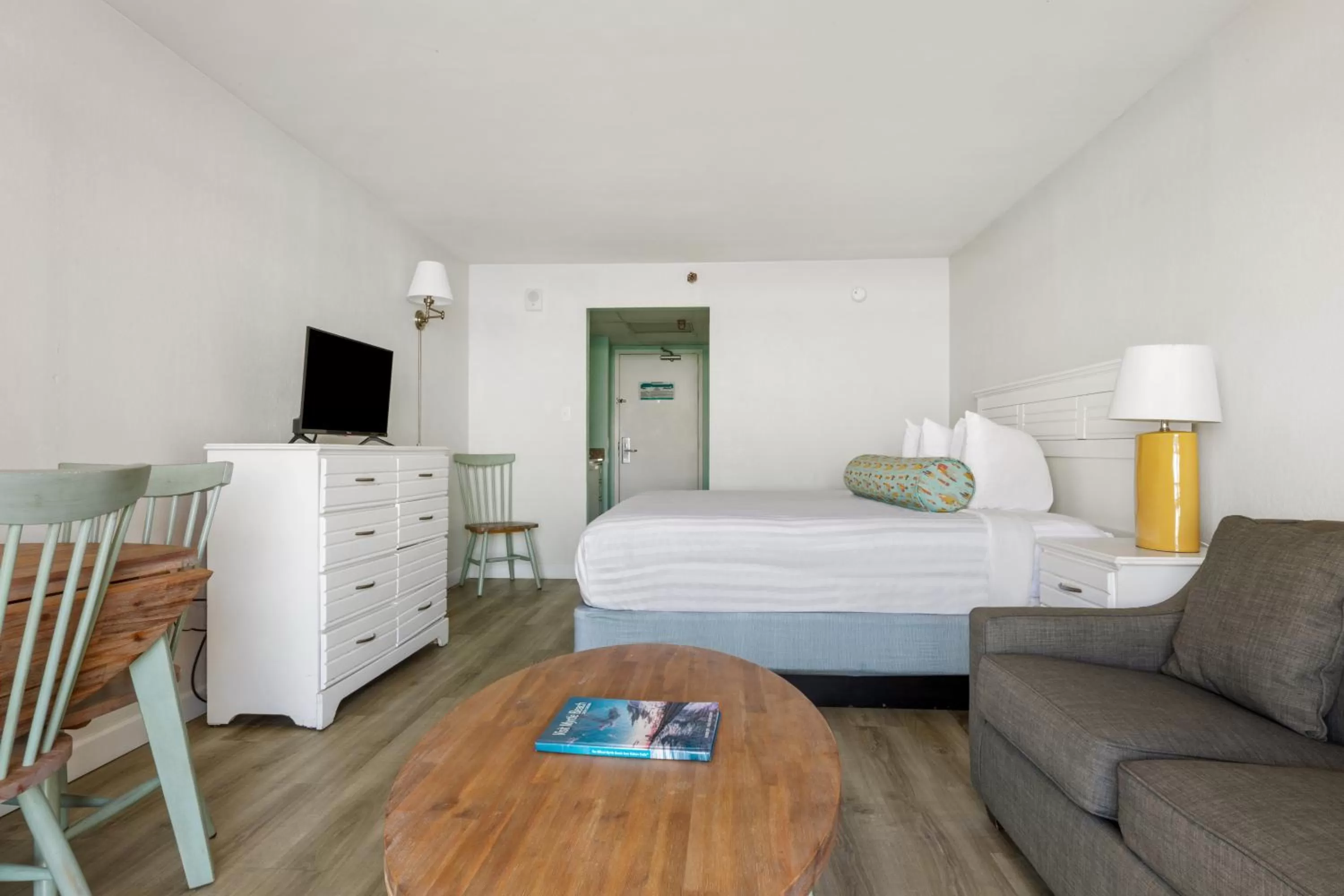 Bed in Sandcastle Oceanfront Resort South Beach