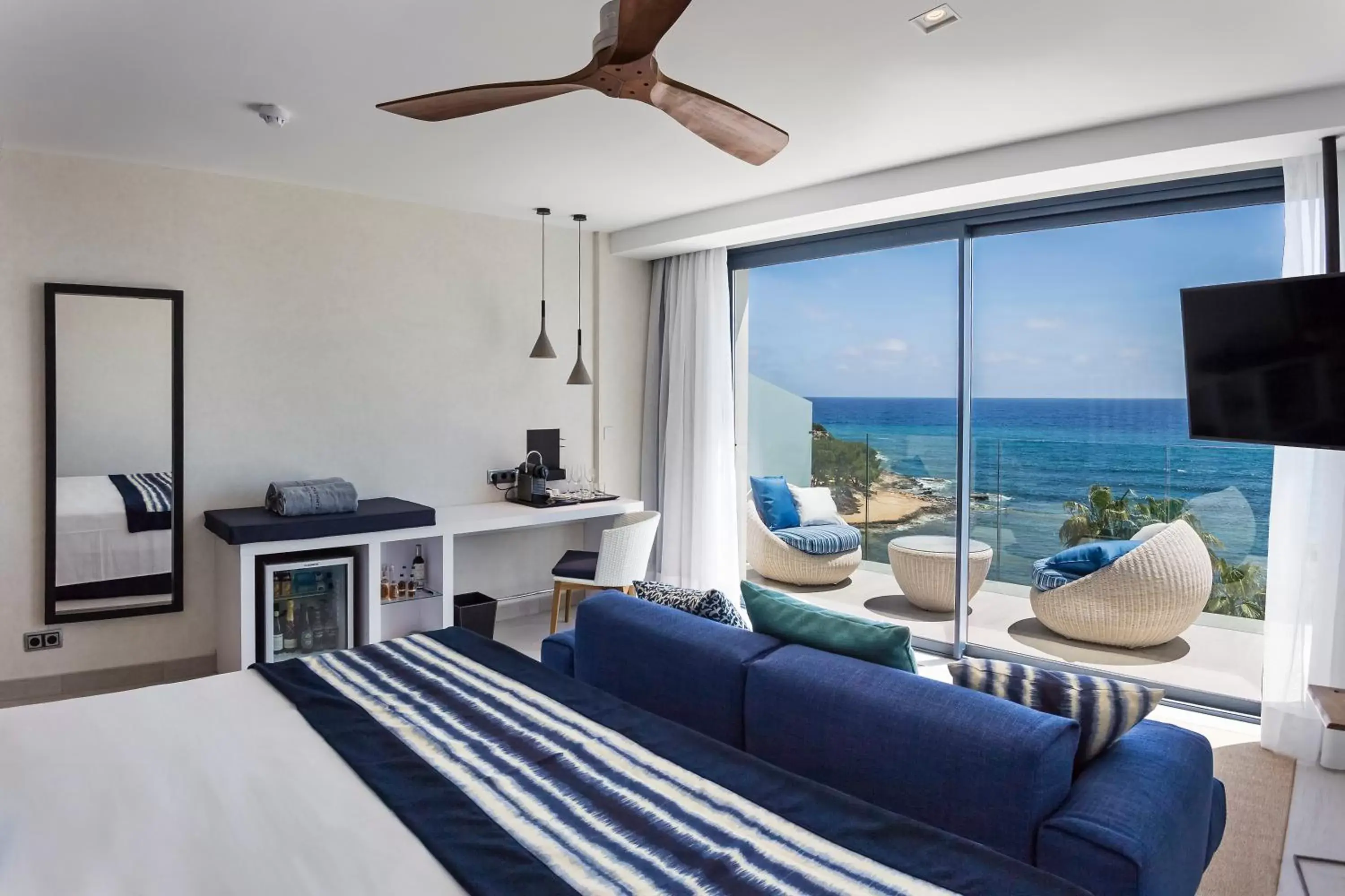 Superior Junior Suite in Catalonia Royal Ses Estaques-Adults Only Superior Junior Suite in Catalonia Royal Ses Estaques-Adults Only