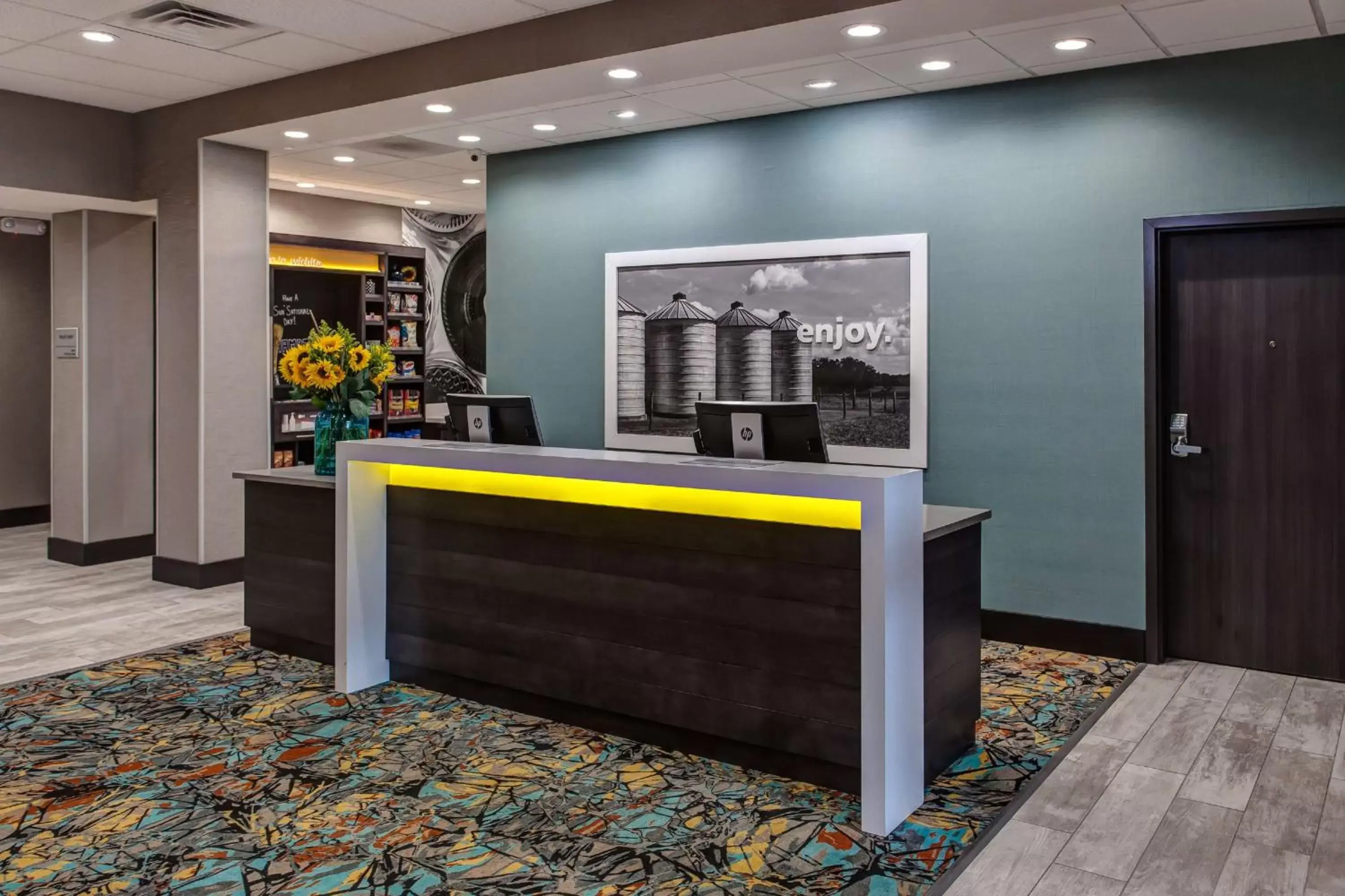 Hampton Inn & Suites-Wichita/Airport, KS Hampton Inn & Suites-Wichita/Airport, KS