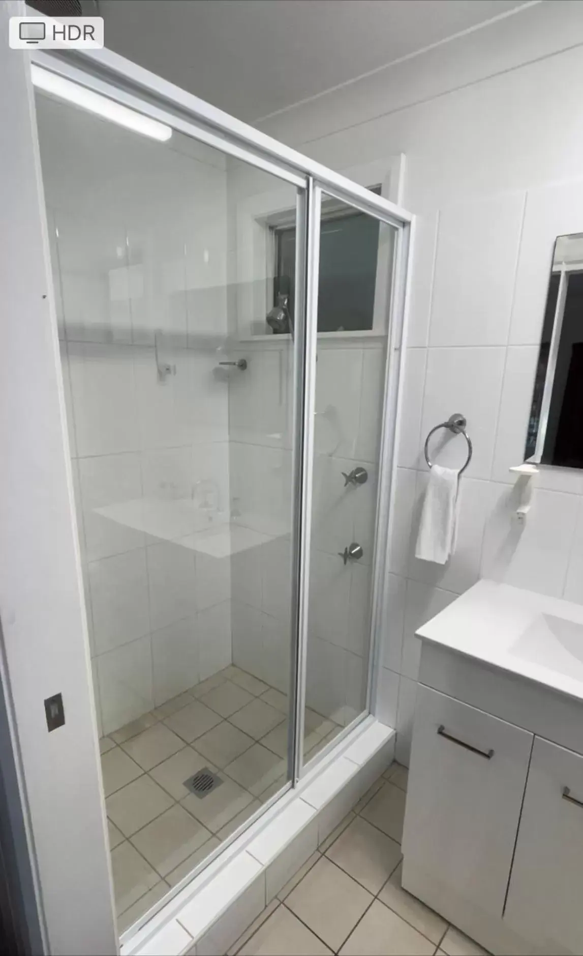 Shower, Bathroom in Lithgow Motor Inn
