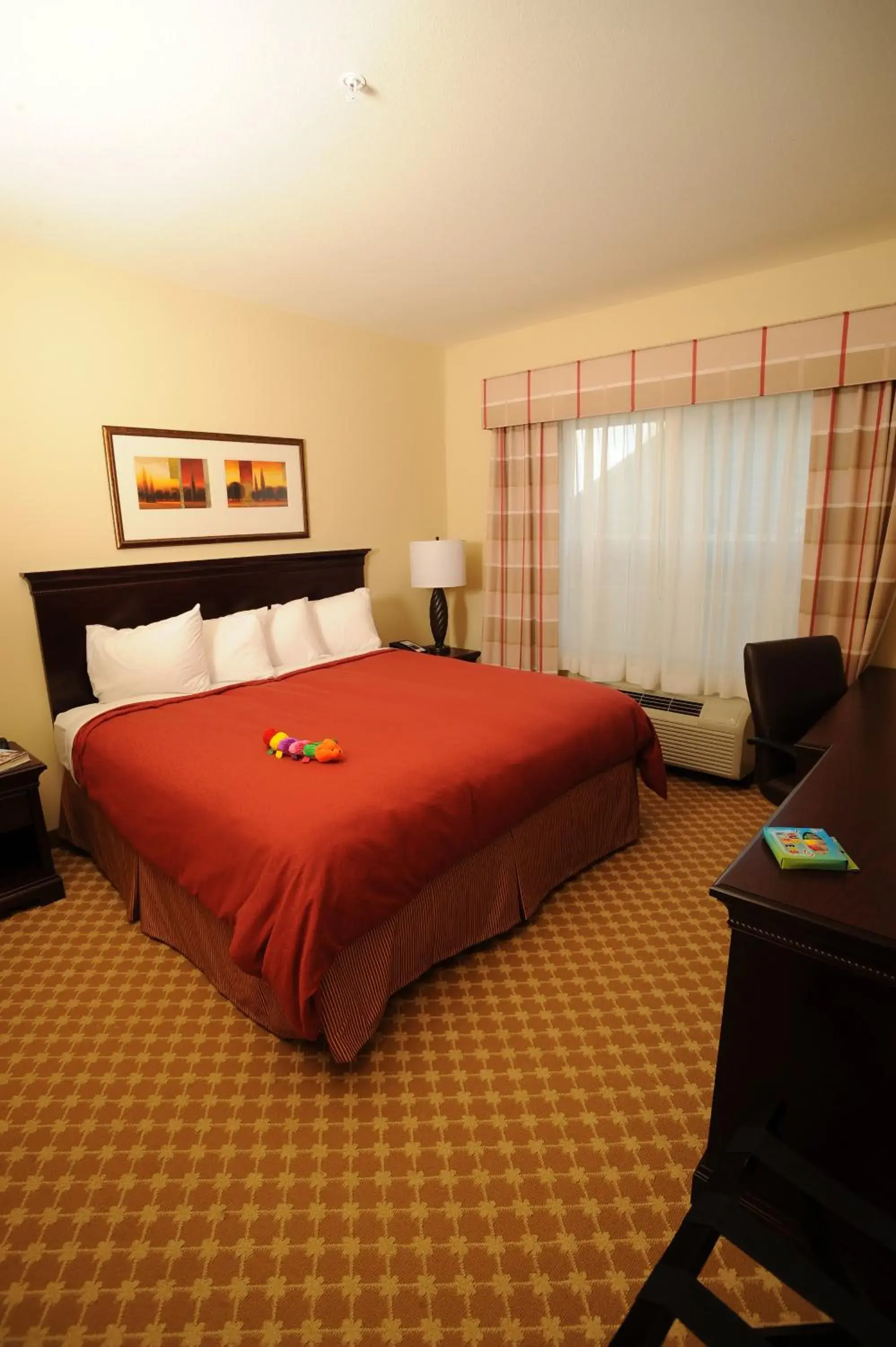 Bed in Country Inn & Suites by Radisson, Concord (Kannapolis), NC