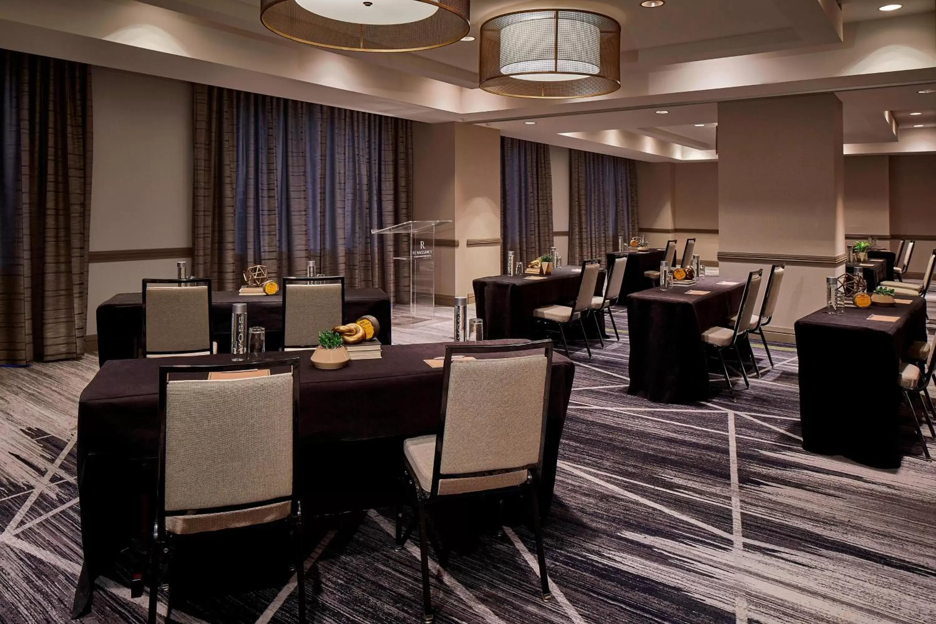 Meeting/conference room, Restaurant/Places to Eat in Renaissance Atlanta Midtown Hotel