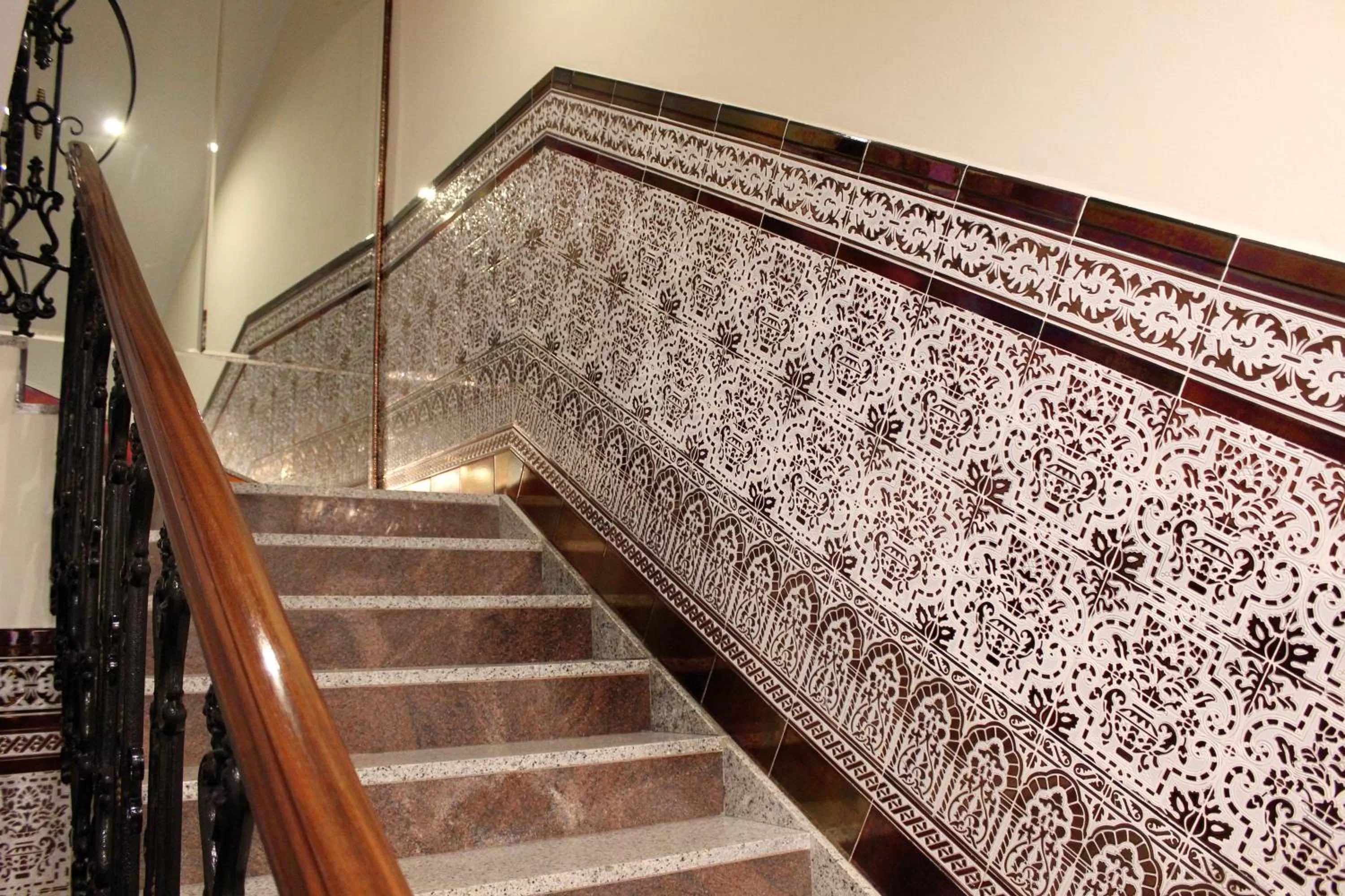 Area and facilities, Nearby Landmark in Hotel Maestranza