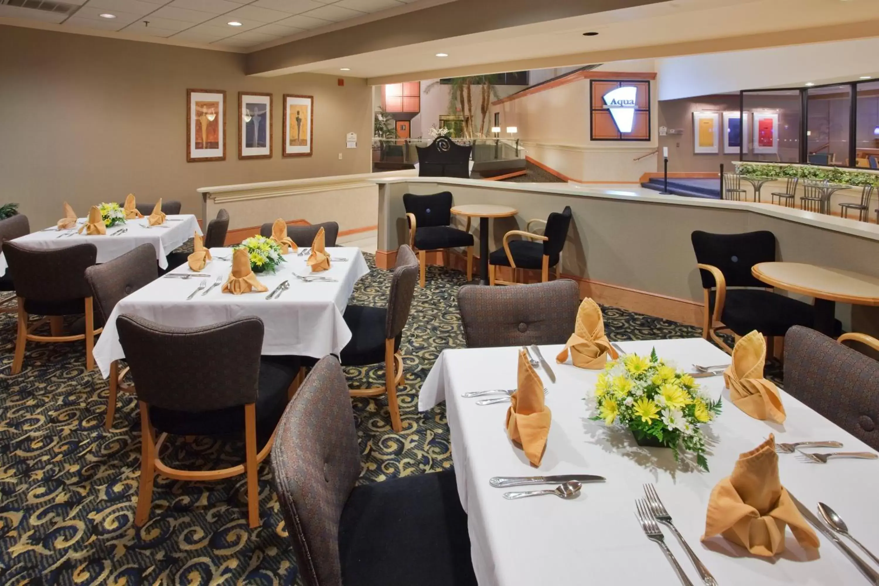 Restaurant/Places to Eat in Crowne Plaza Hotel Virginia Beach-Norfolk, an IHG Hotel